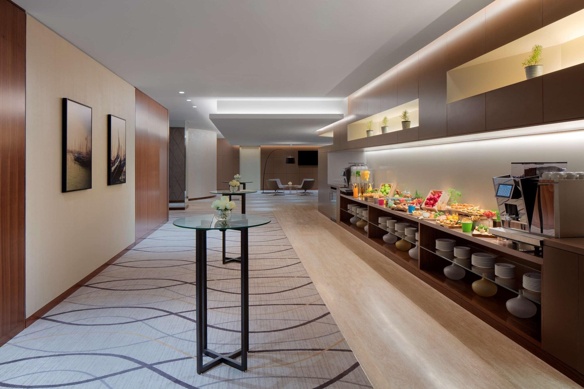 Radisson Blu Deira Creek - photo