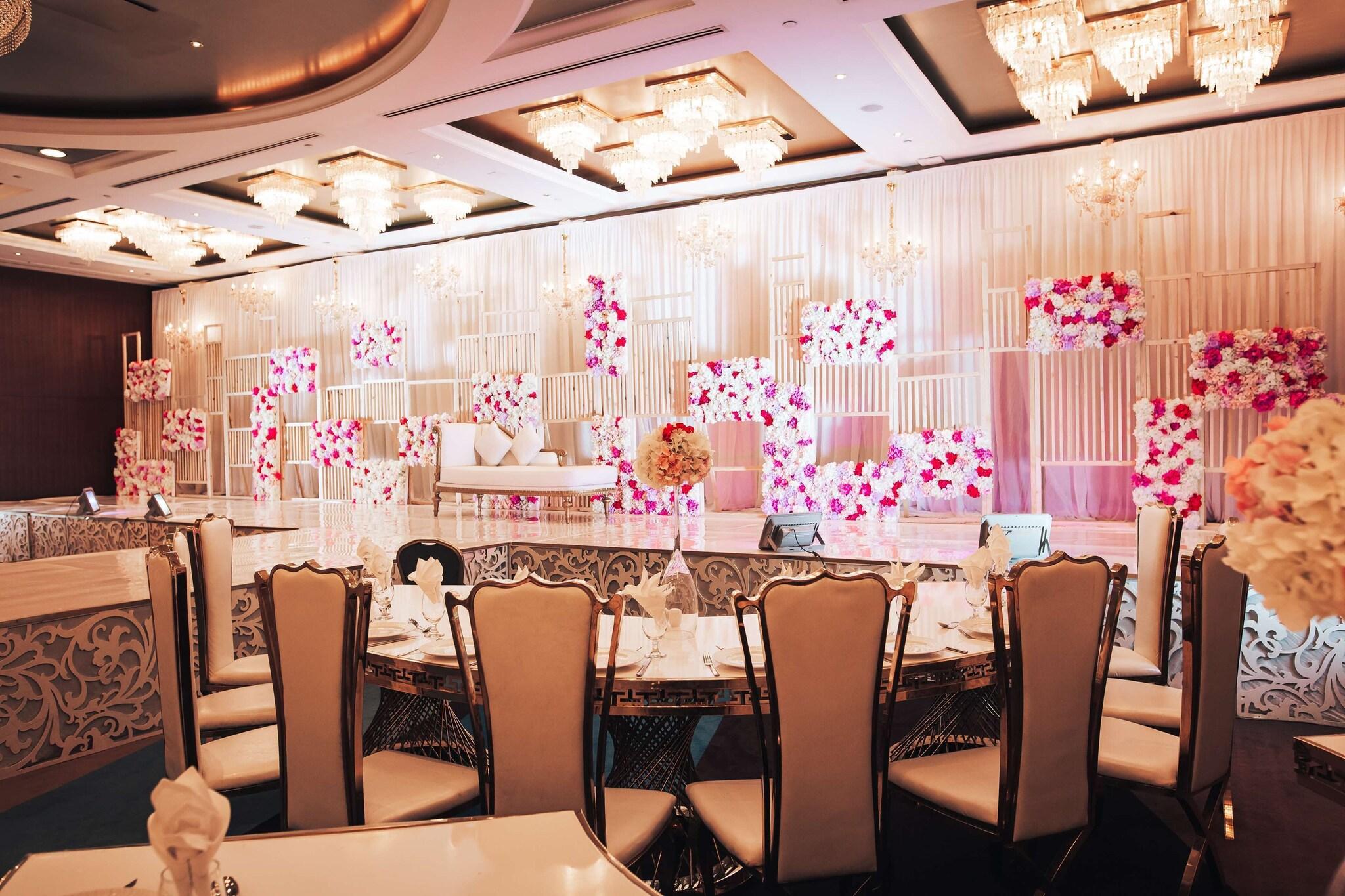 Radisson Blu Deira Creek - photo