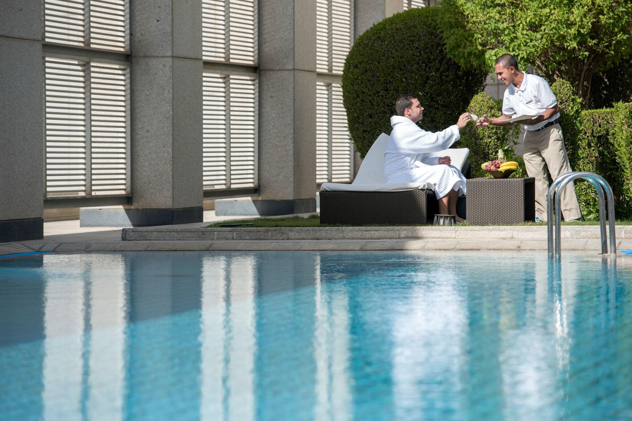 Four Seasons Hotel Riyadh At Kingdom Center by null