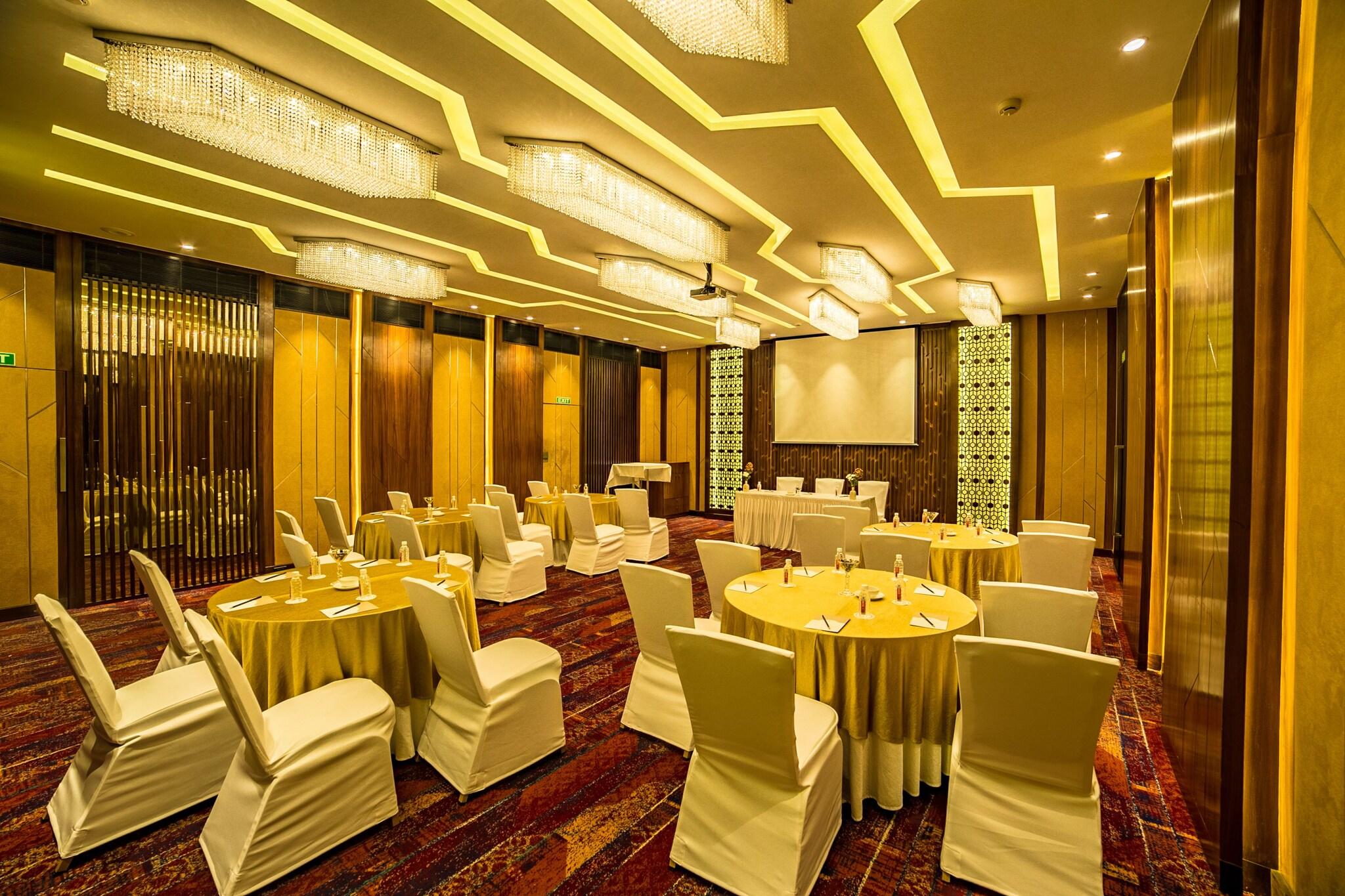 Fariyas Hotel Mumbai by null