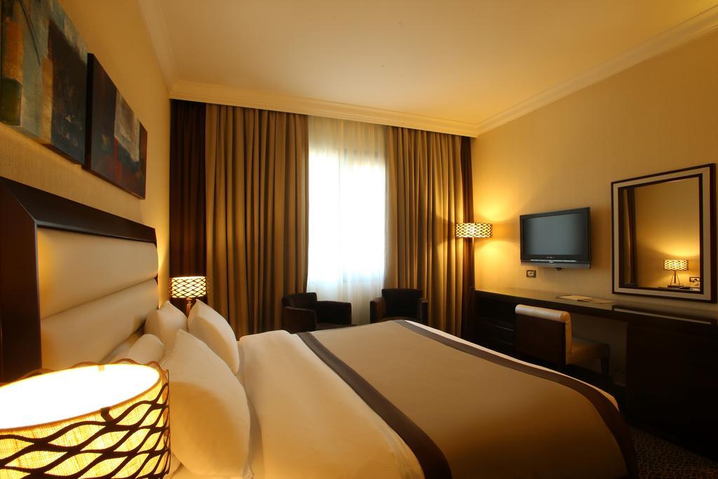 Lancaster Hotel