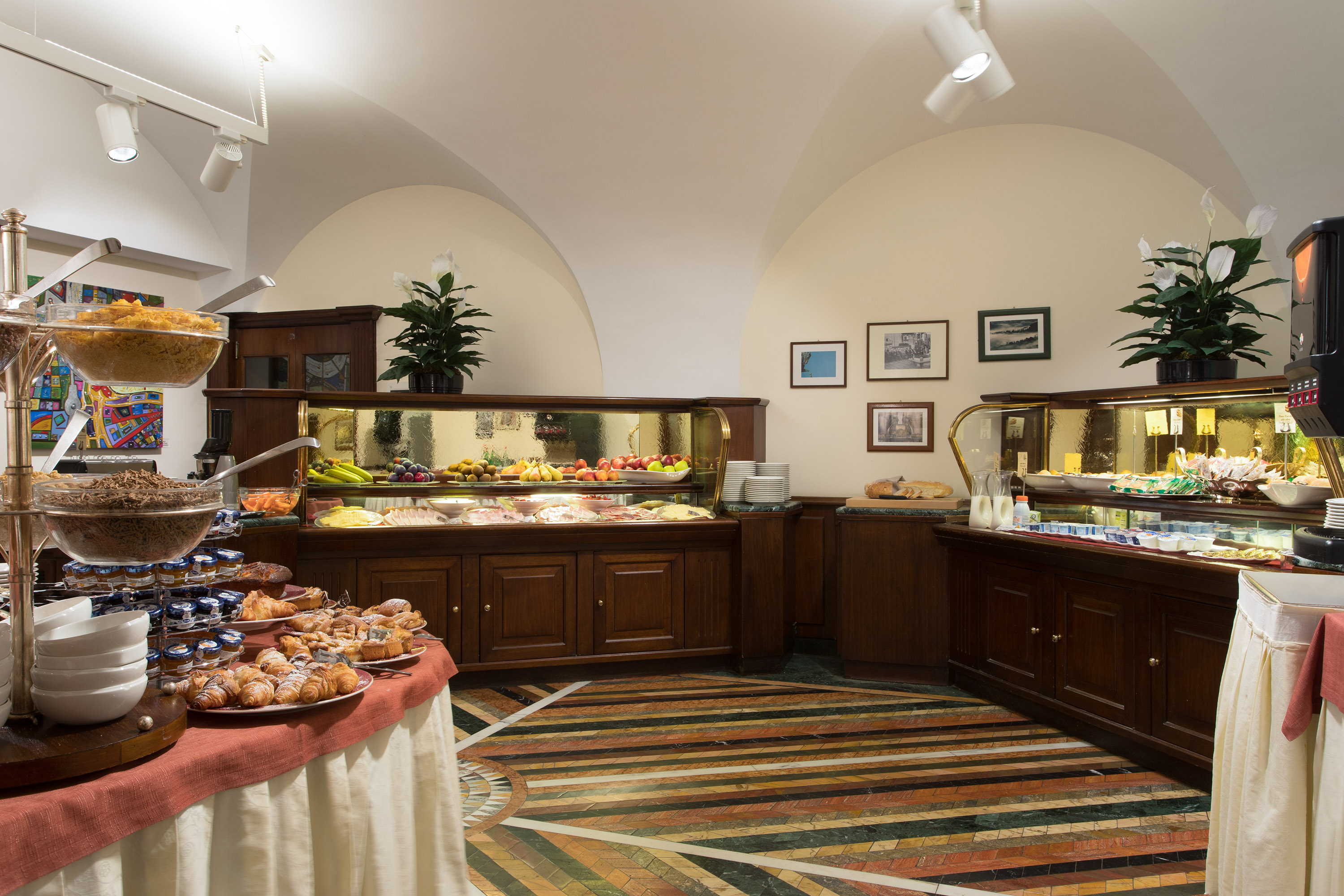 Hotel Nazionale Roma by null