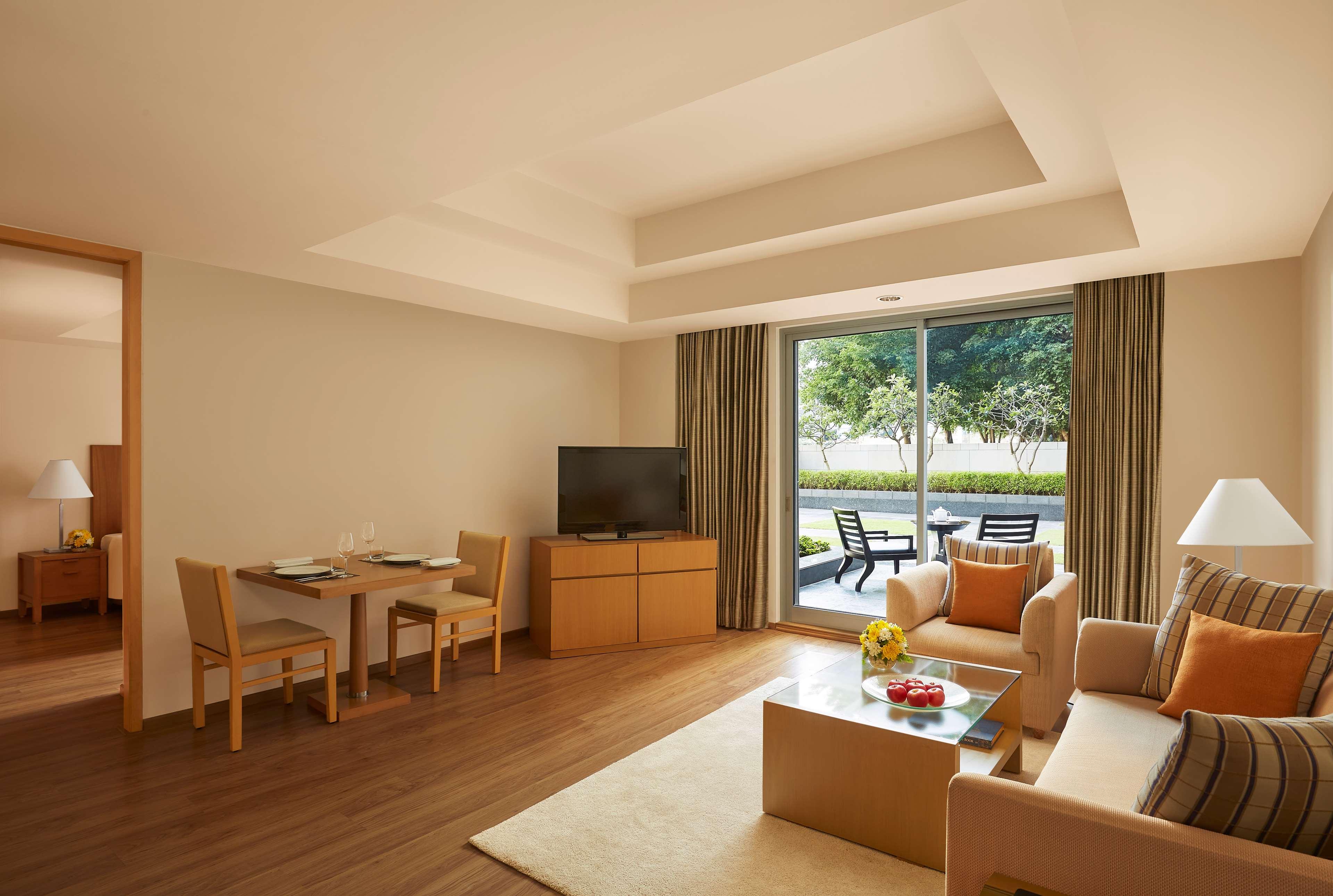 Grand Hyatt Mumbai Hotel & Residences by null