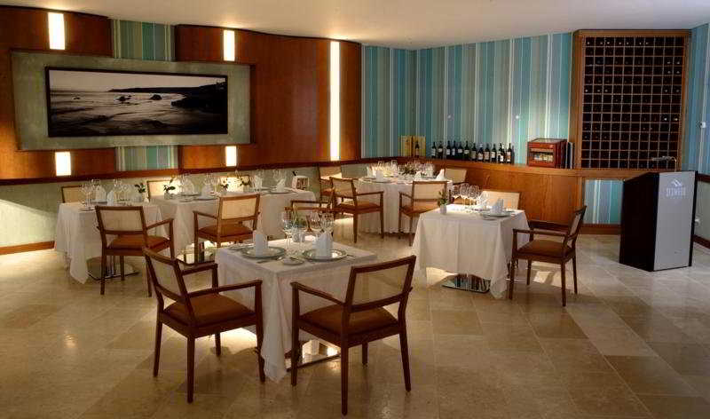 Sesimbra Oceanfront Hotel