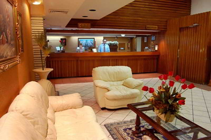 Hotel Real Plaza by null