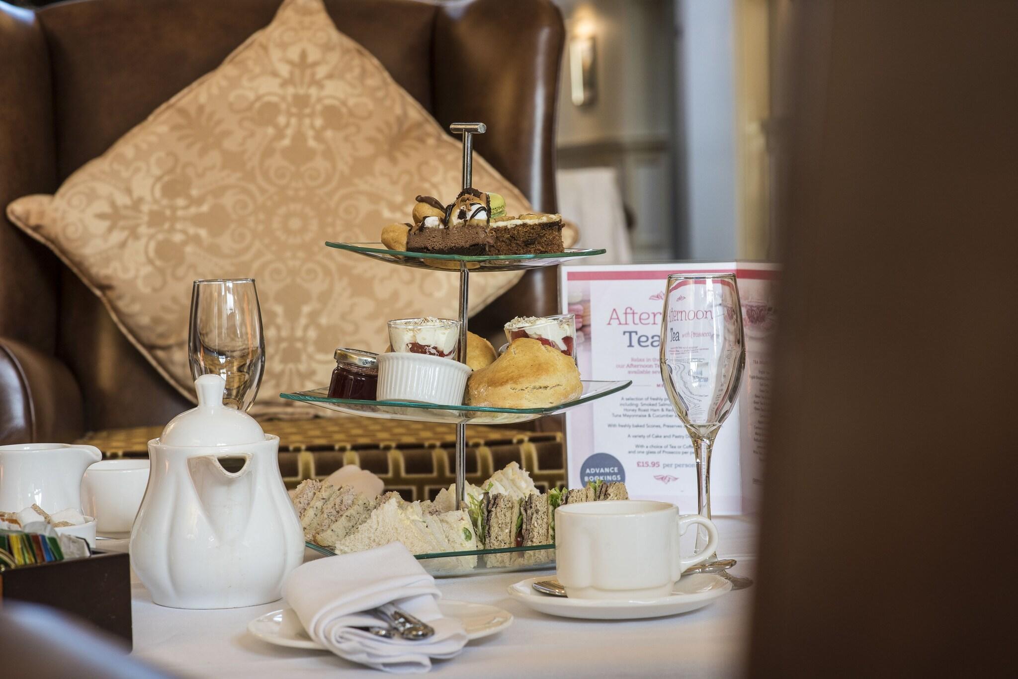 Crown & Mitre Hotel by null