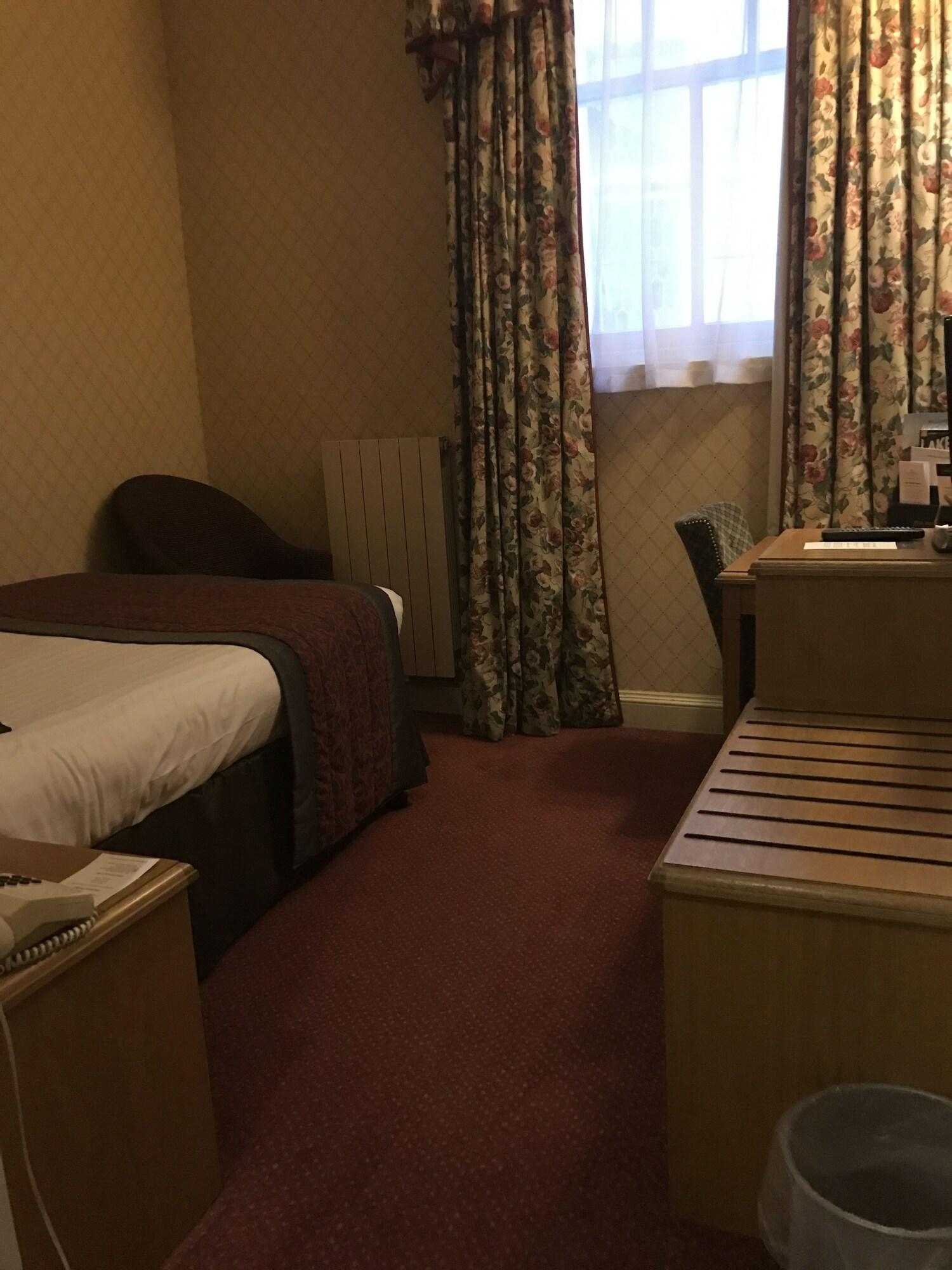 Crown & Mitre Hotel by null