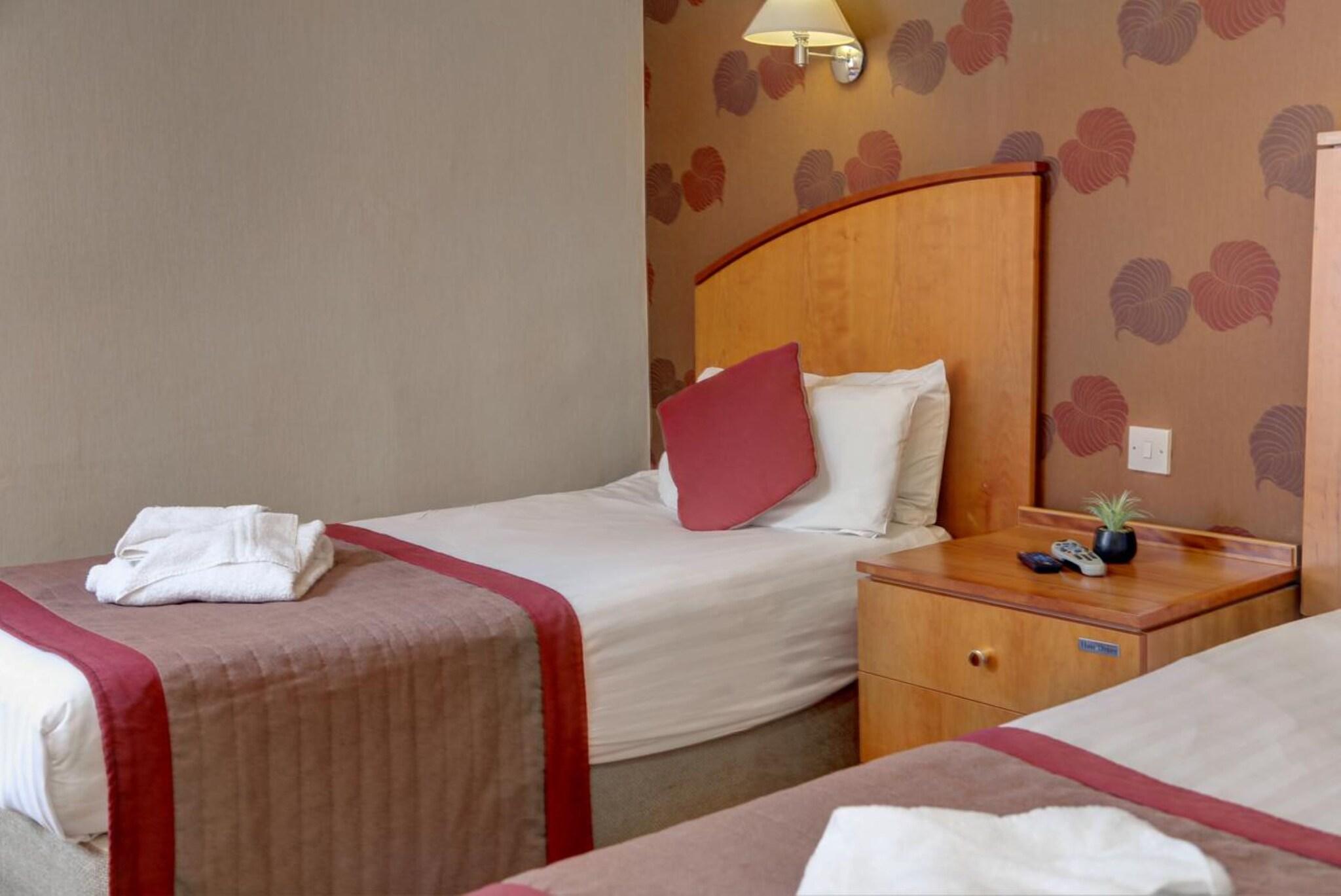 Crown & Mitre Hotel by null