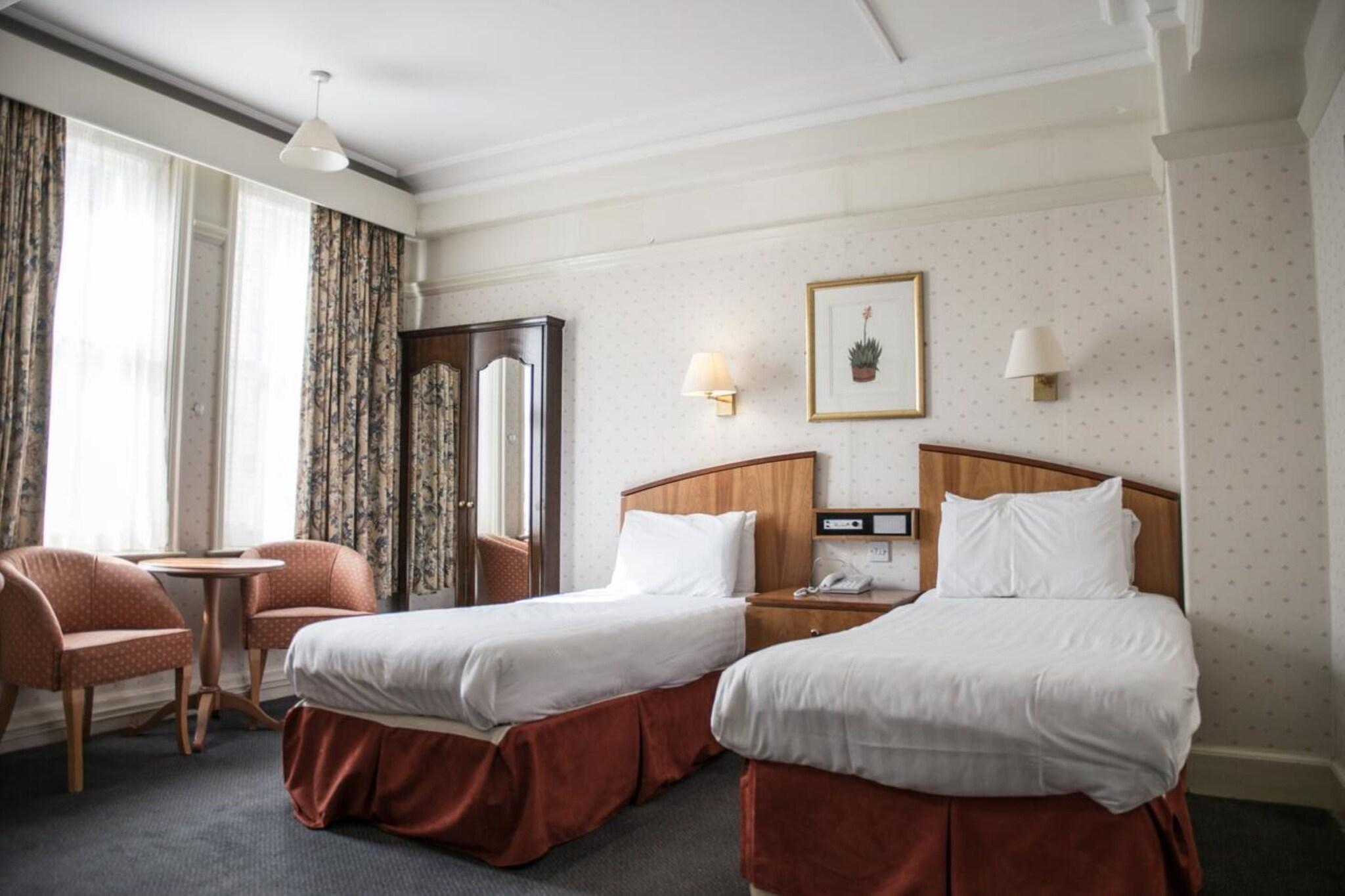 Crown & Mitre Hotel by null