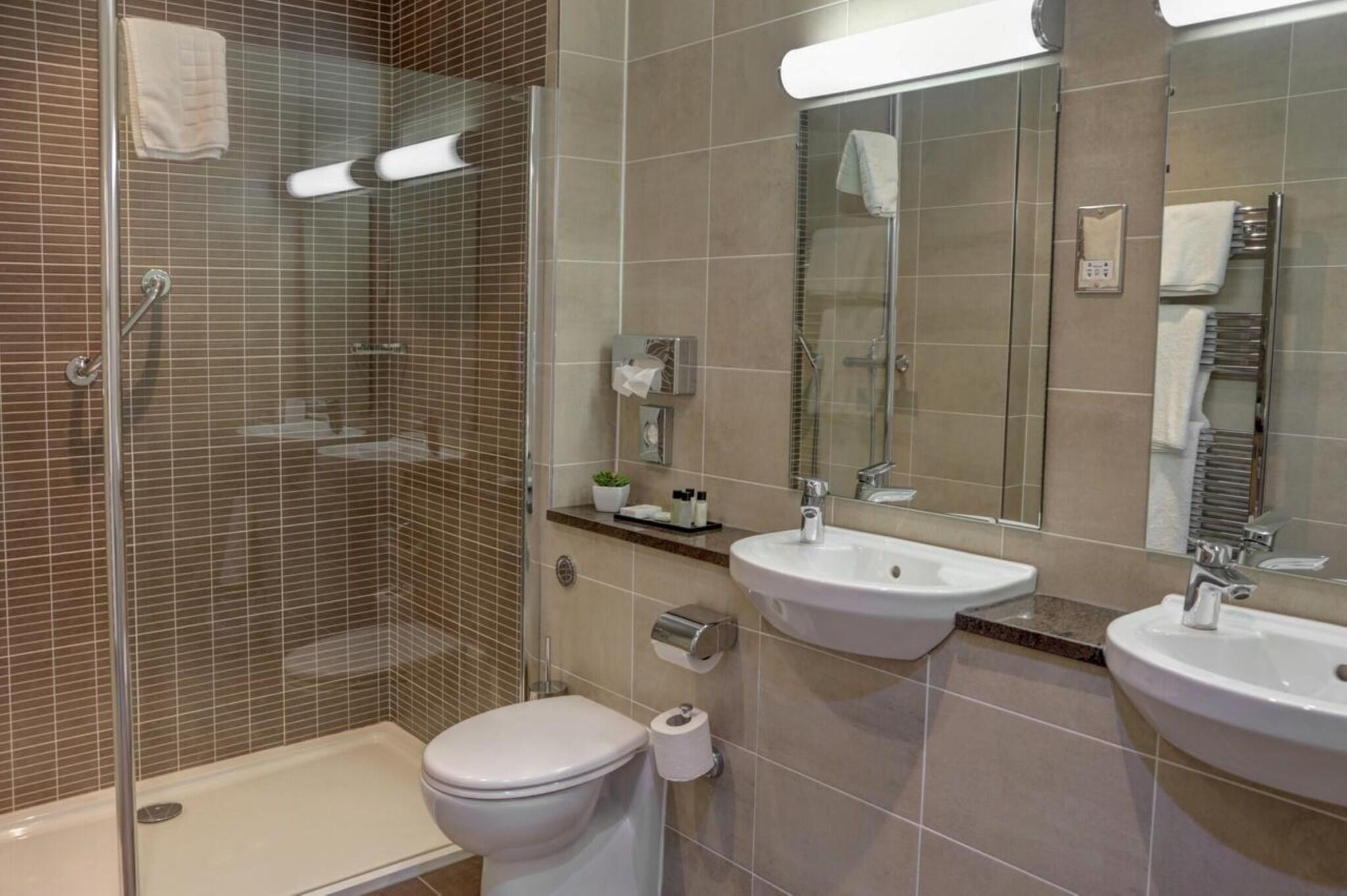 Crown & Mitre Hotel by null