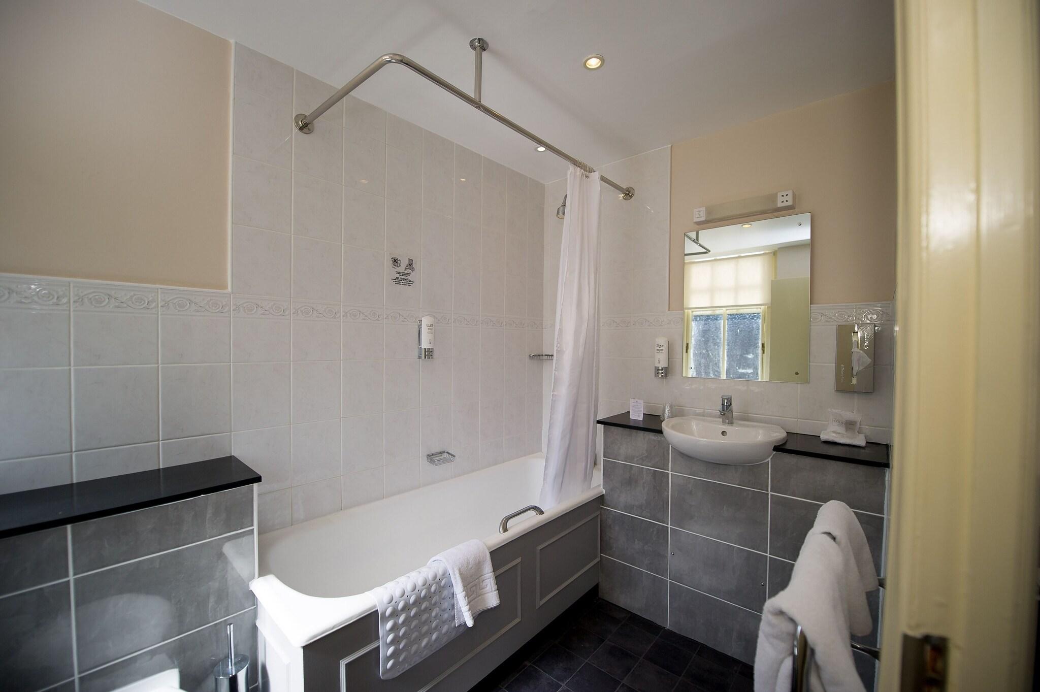 Crown & Mitre Hotel by null