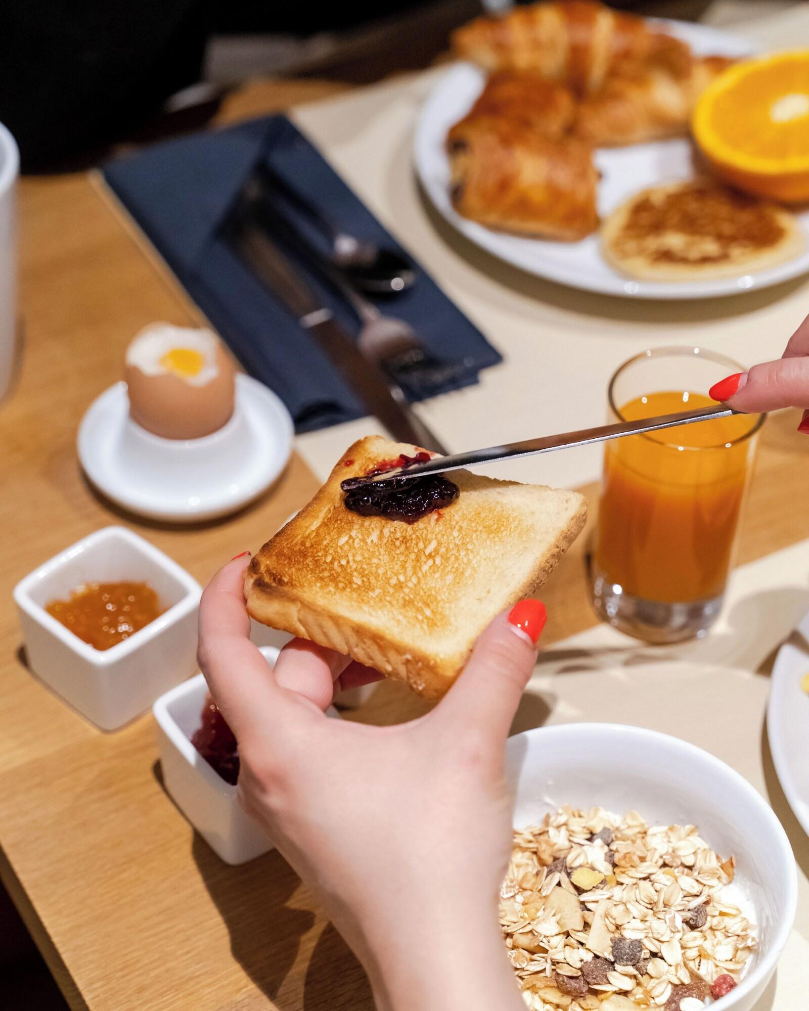 9Hotel Pâquis by null