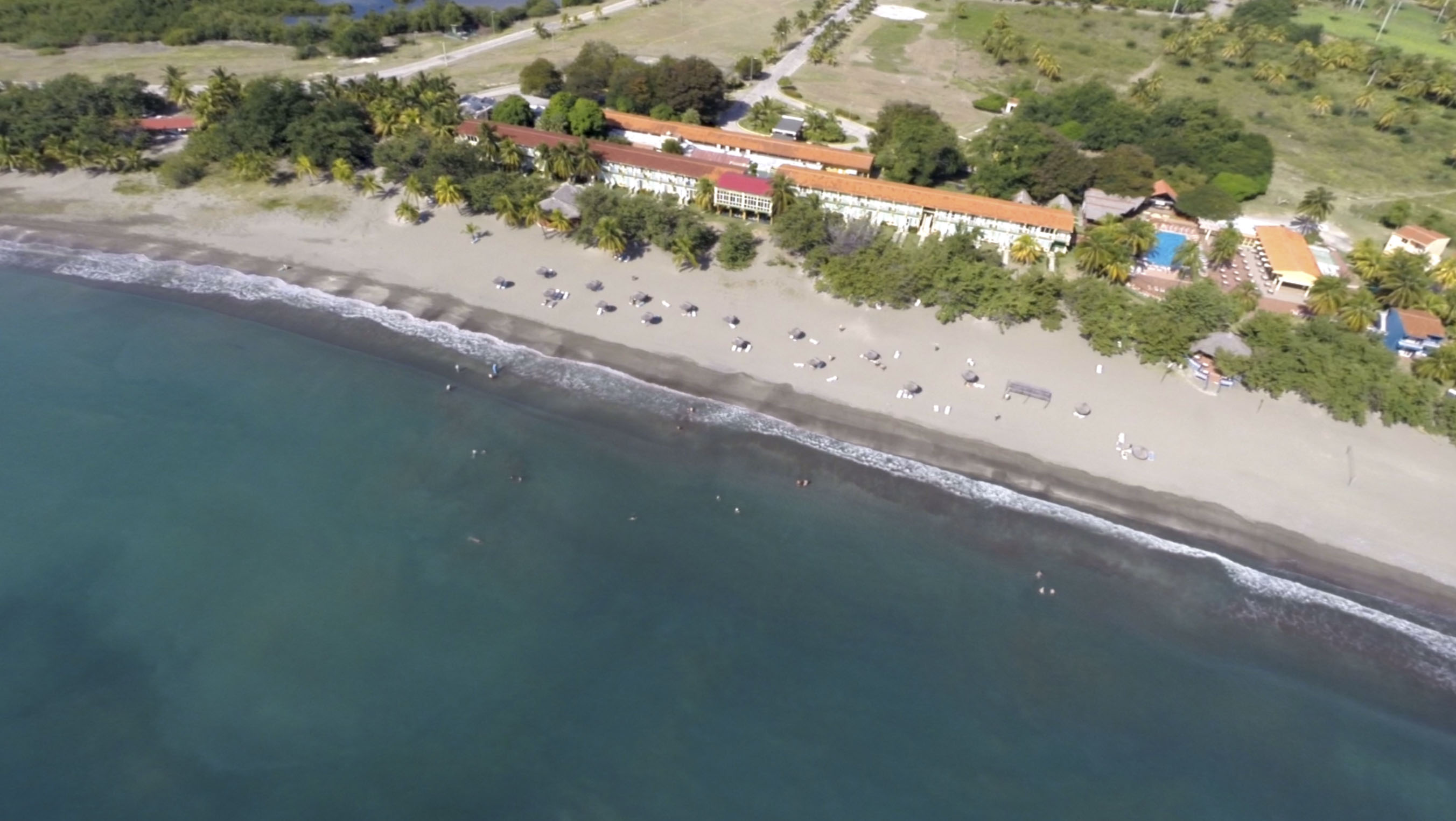 Foto de Playa Paralon con parcialmente limpio nivel de limpieza