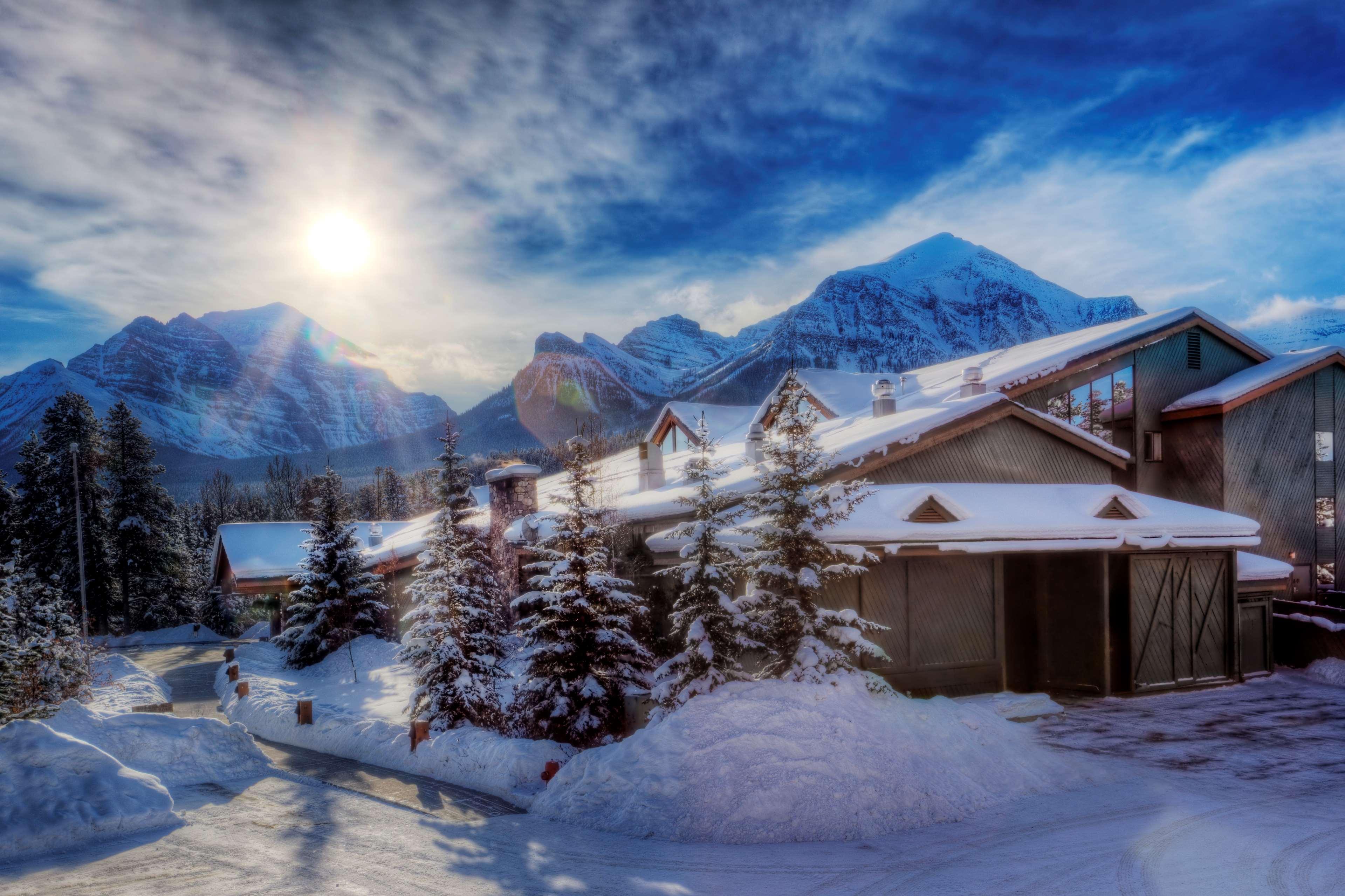 Lake Louise Inn by null