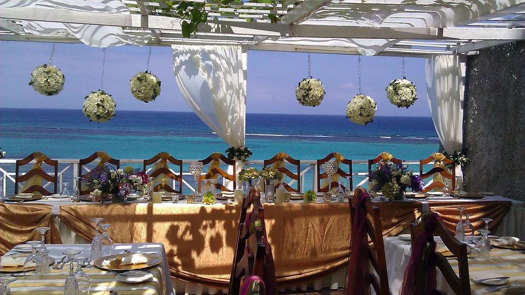 Hibiscus Lodge