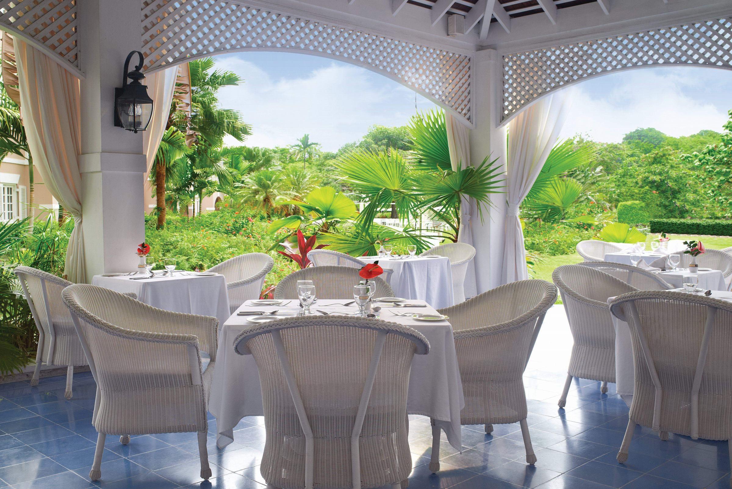 Couples Sans Souci by null