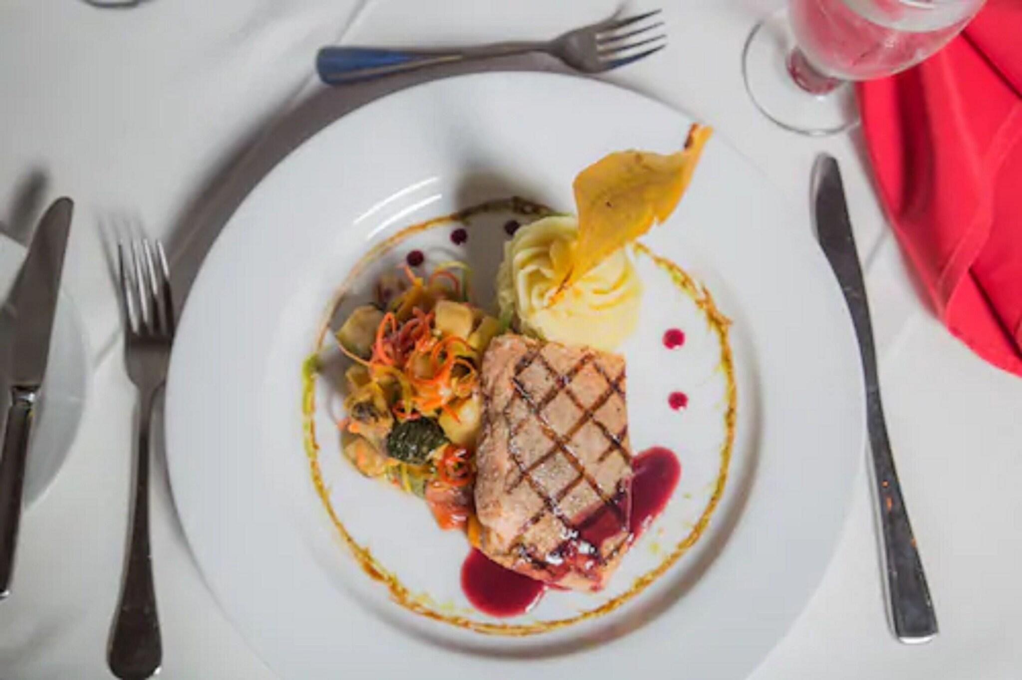 The Cardiff Hotel & Spa by null