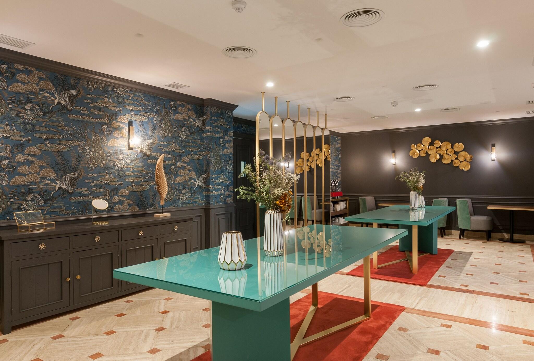 Eugenia de Montijo, Autograph Collection by null