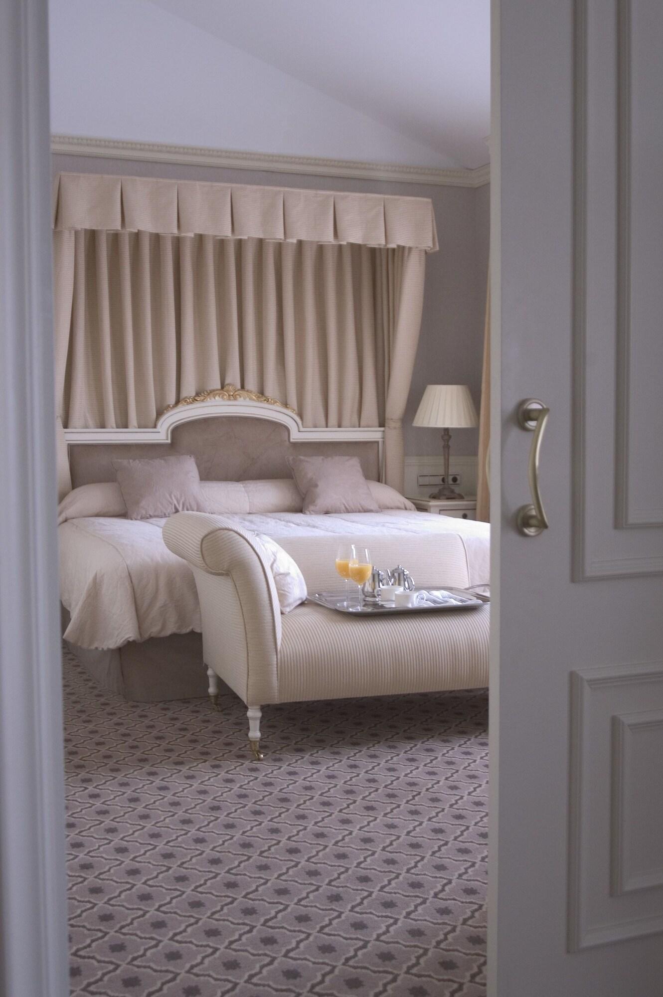 Eugenia de Montijo, Autograph Collection by null