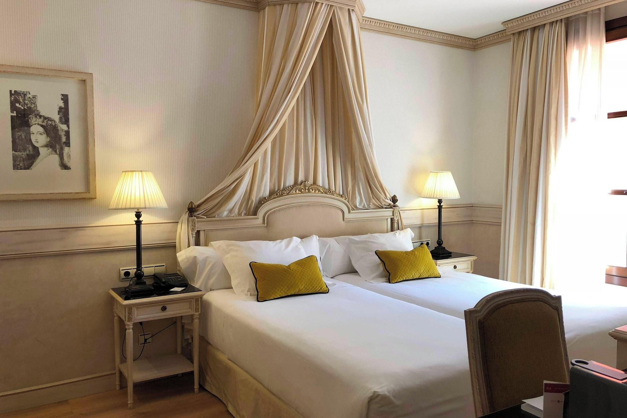 Eugenia de Montijo, Autograph Collection by null