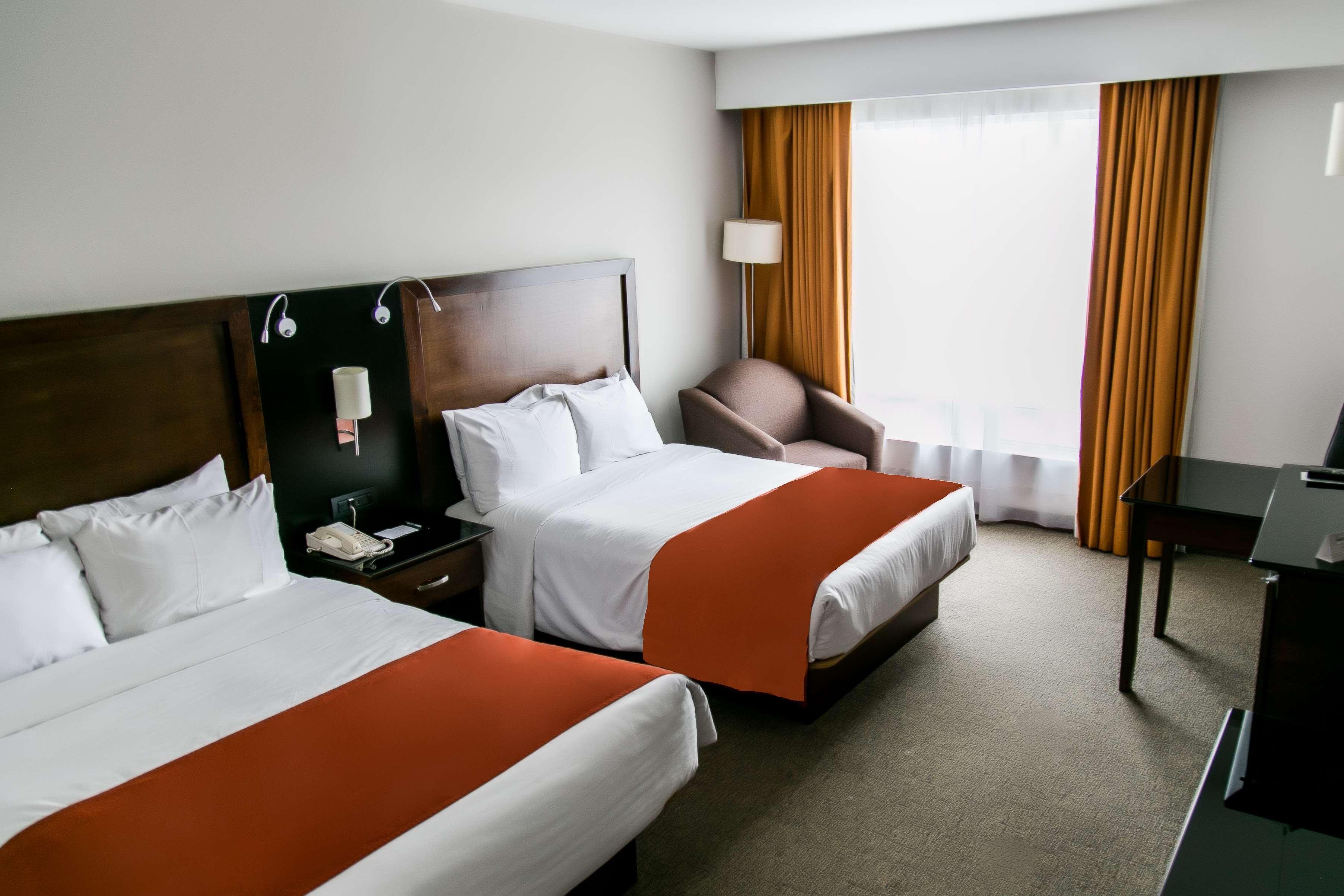 Hotel Poliforum Plaza