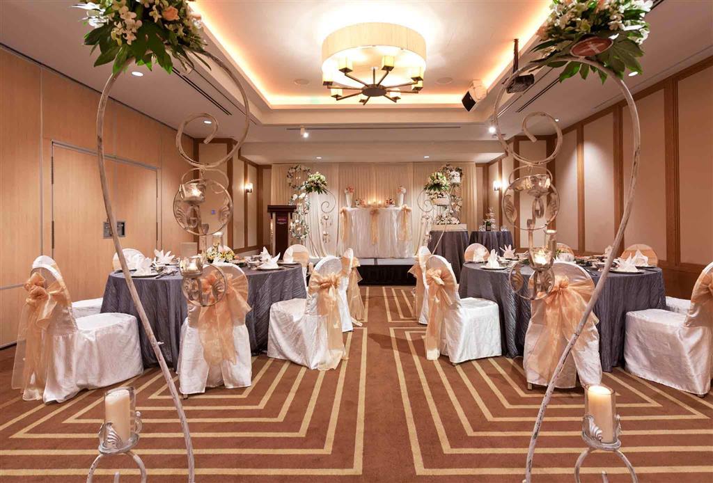 Grand Mercure Singapore Roxy by null