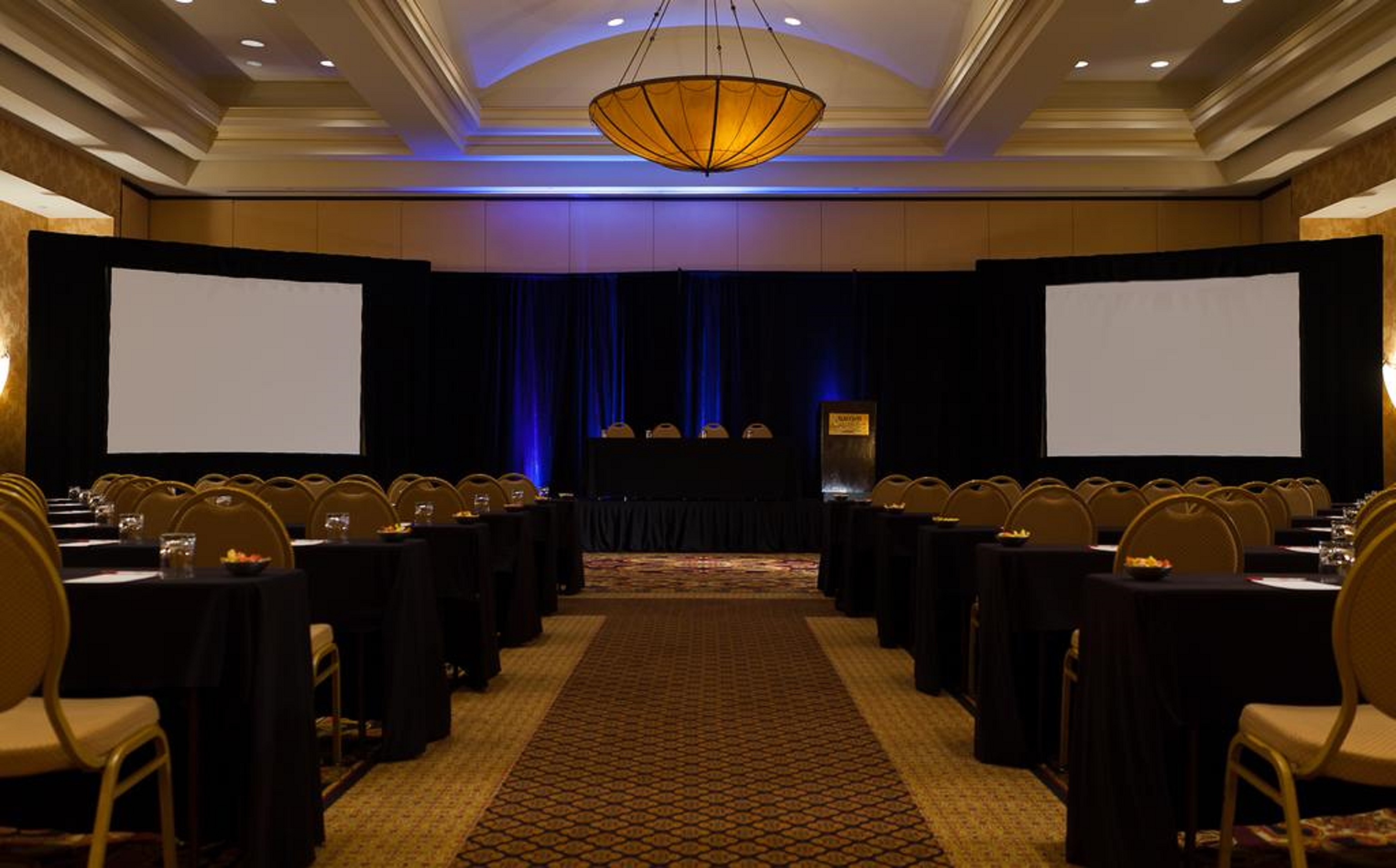 New Orleans Marriott Warehouse Arts District by null