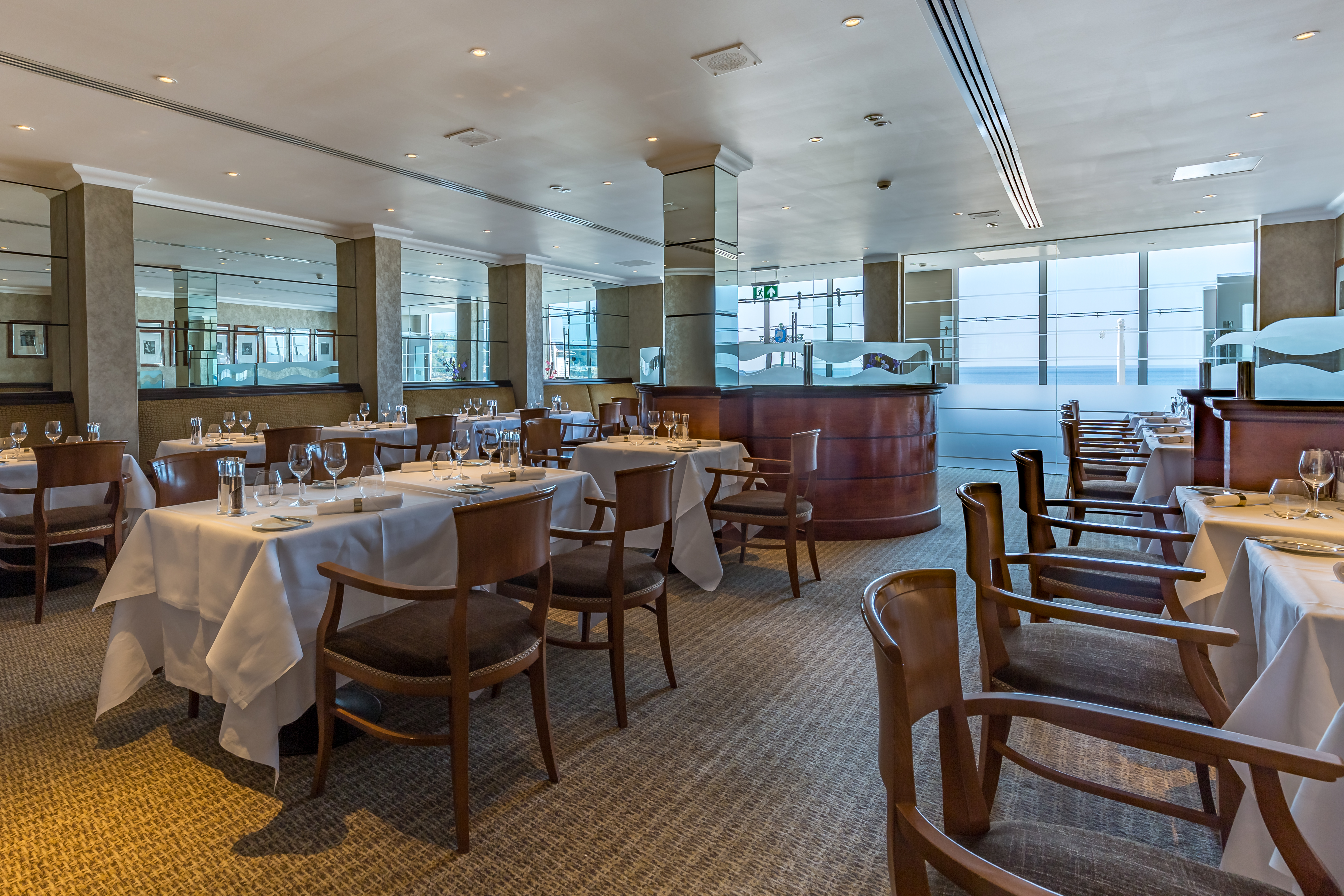 L'Horizon Beach Hotel & Spa