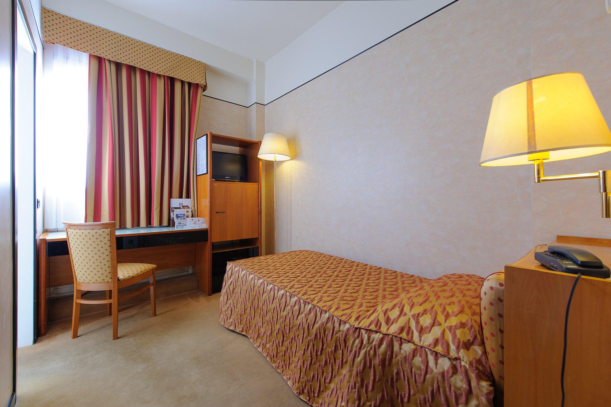 Clarion Hotel Admiral Palace - photo