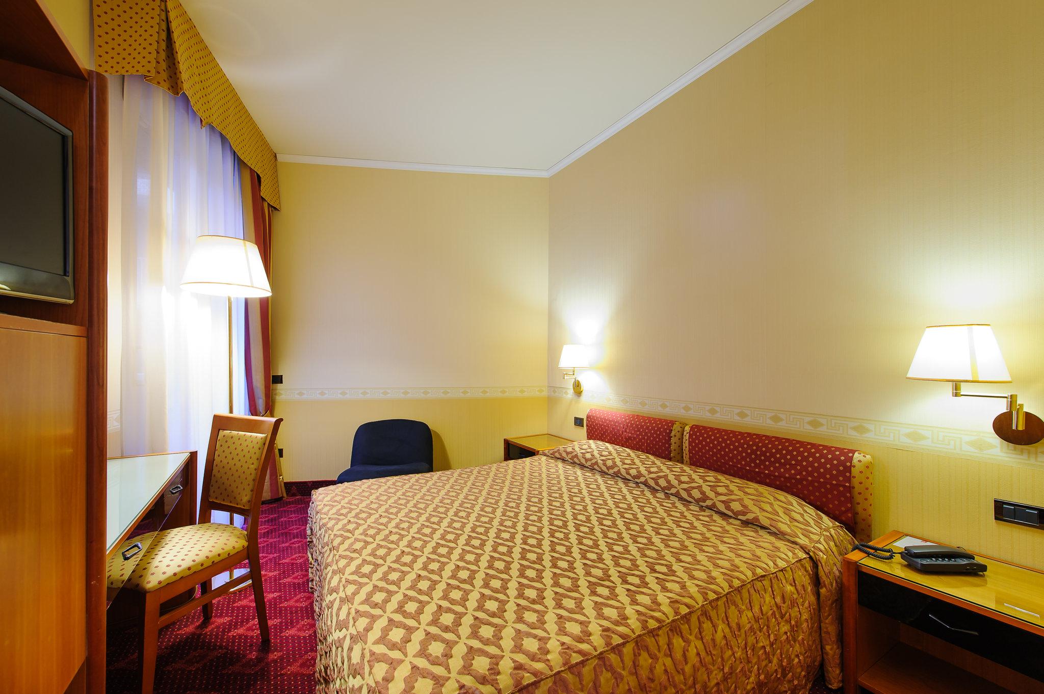 Clarion Hotel Admiral Palace - photo