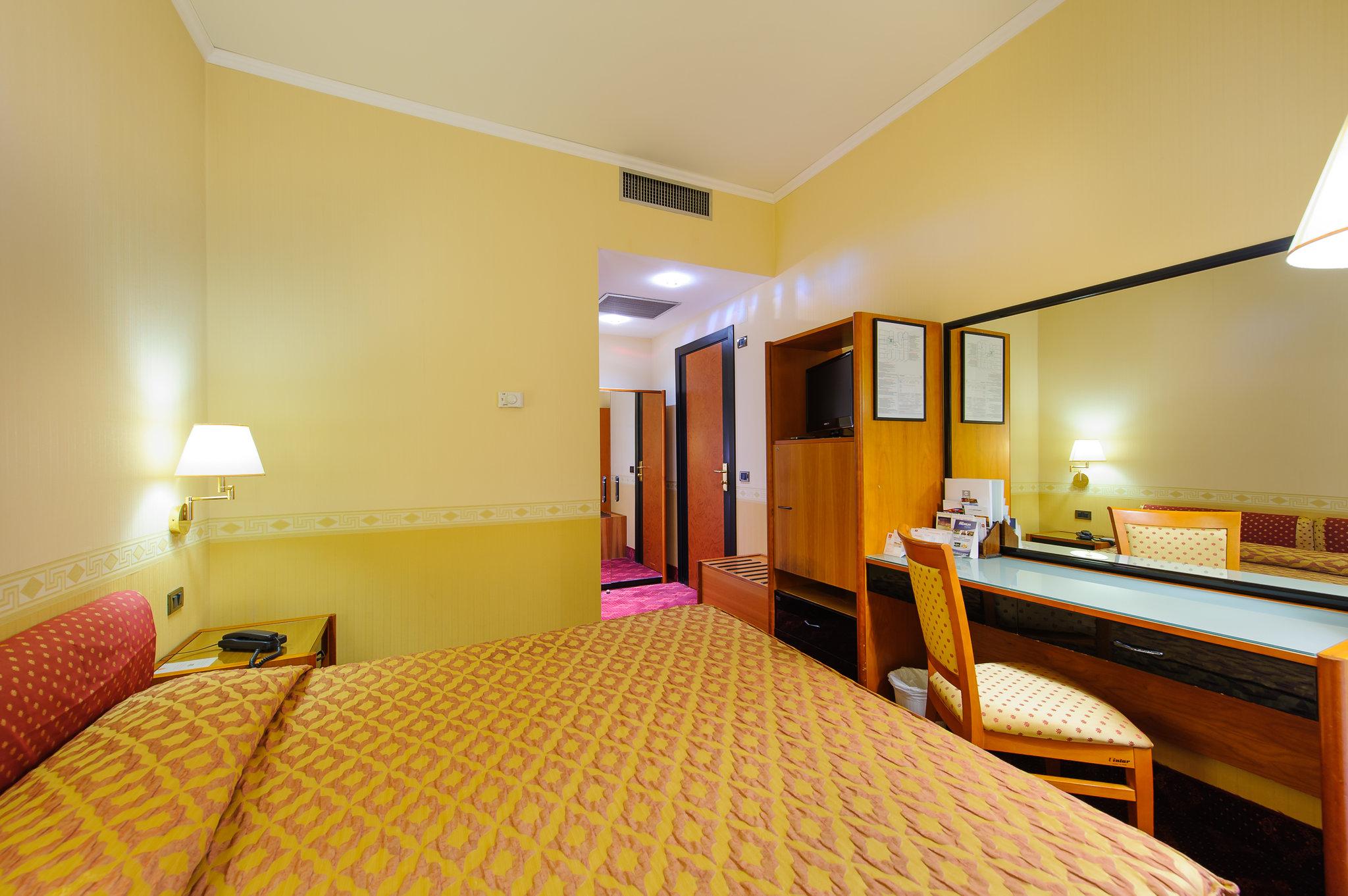 Clarion Hotel Admiral Palace - photo