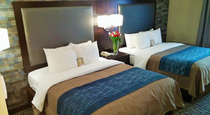 Comfort Inn Pointe Claire Montreal Airport