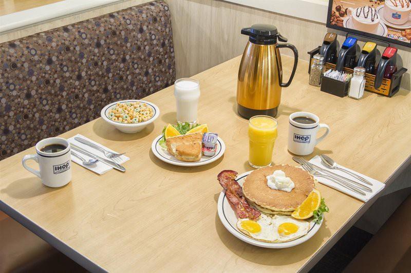 Fairfield Inn & Suites by Marriott Alexandria West