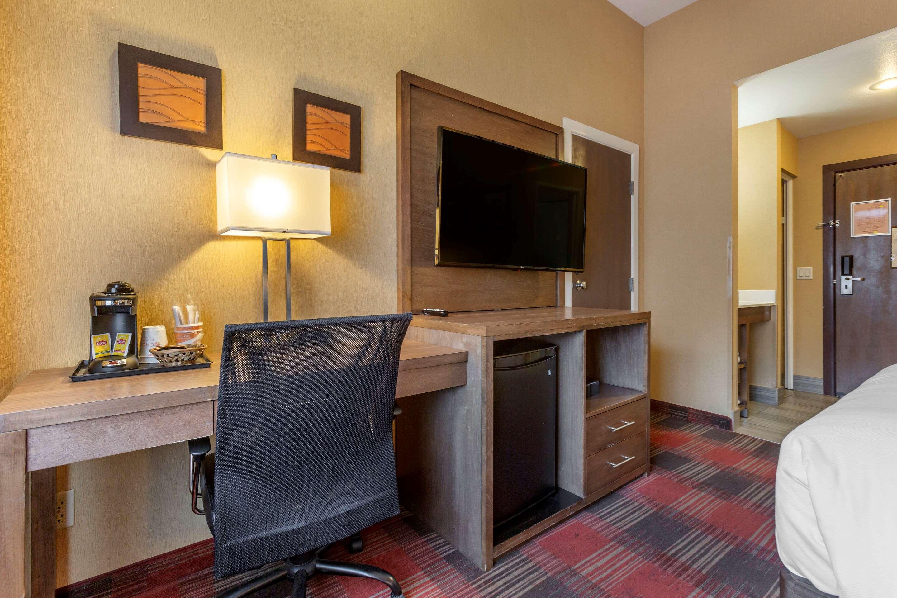 Comfort Inn Lucky Lane
