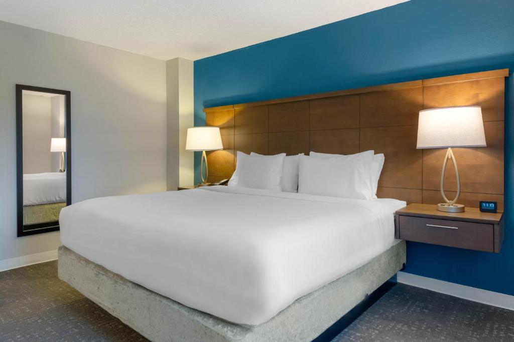 Staybridge Suites Orlando Royale Parc Suites