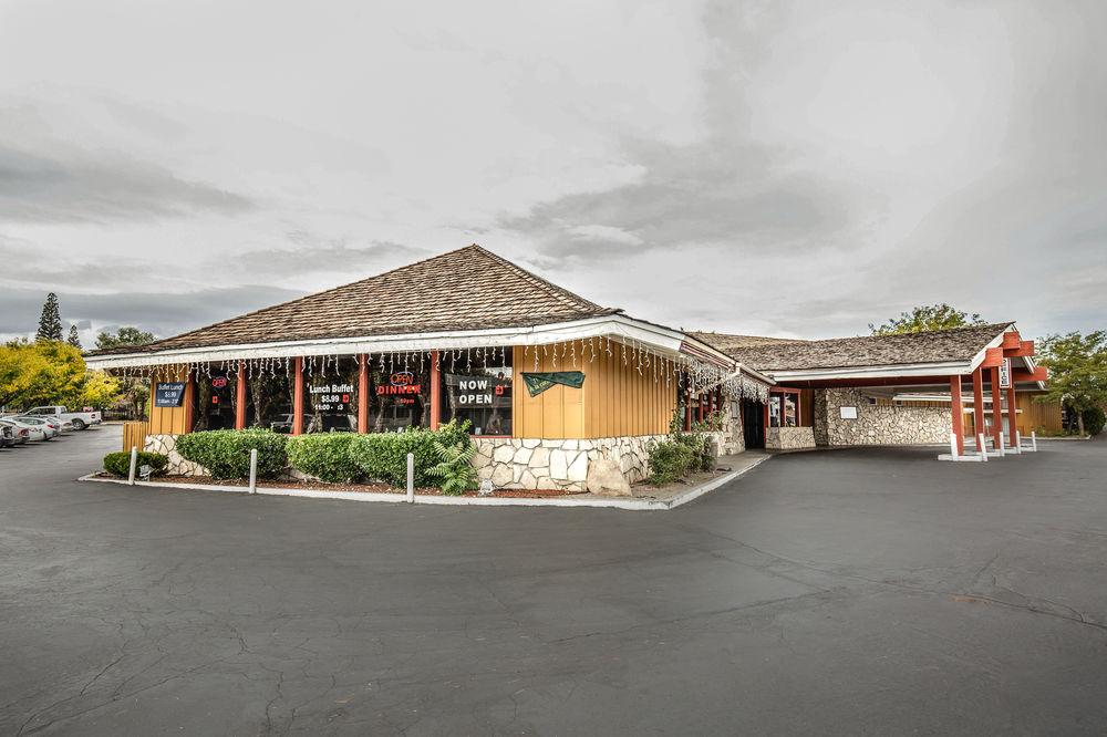 Econo Lodge Near Reno-Sparks Convention Center image
