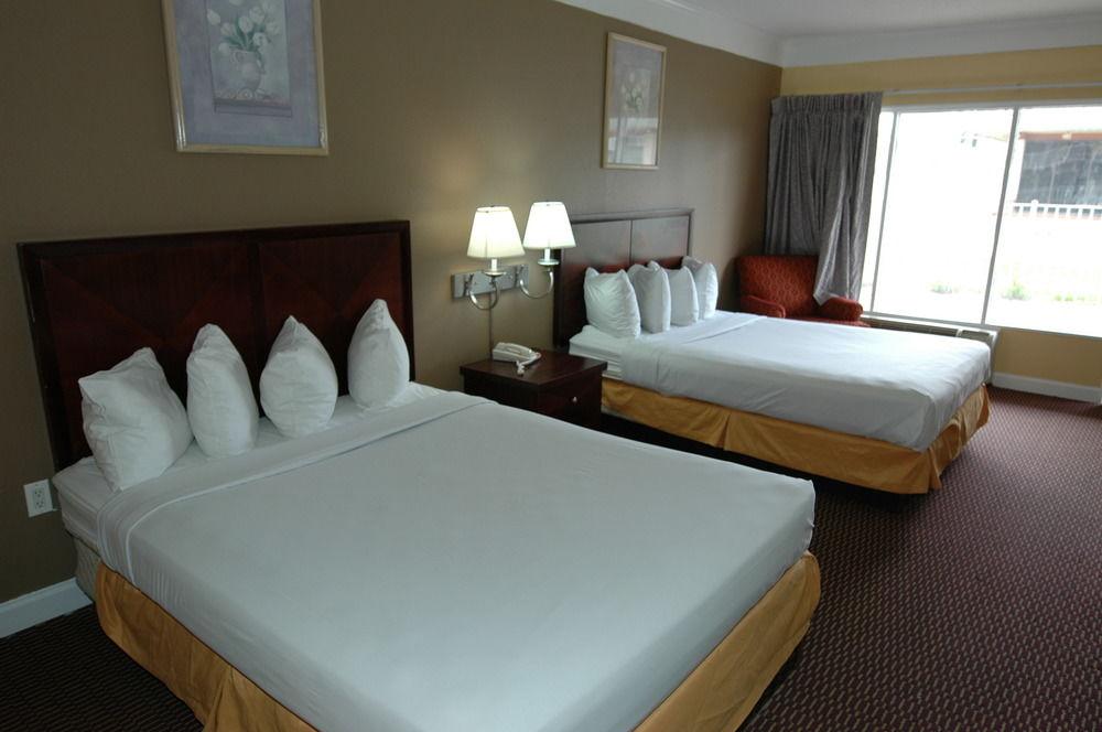 Magnuson Hotel Convention Center