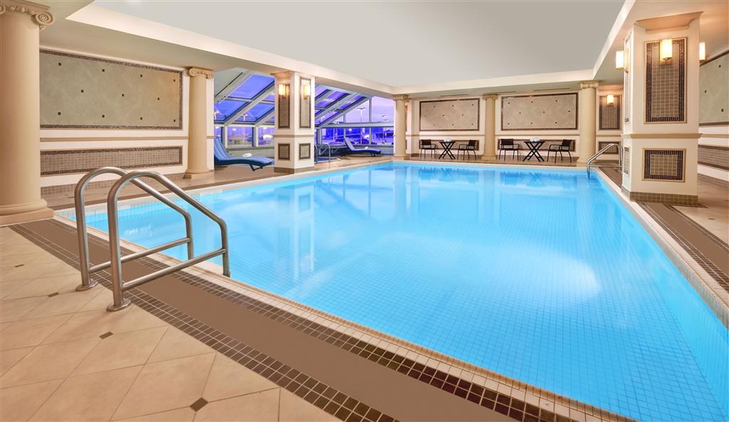 Sheraton Gateway Hotel in Toronto International Airport by null