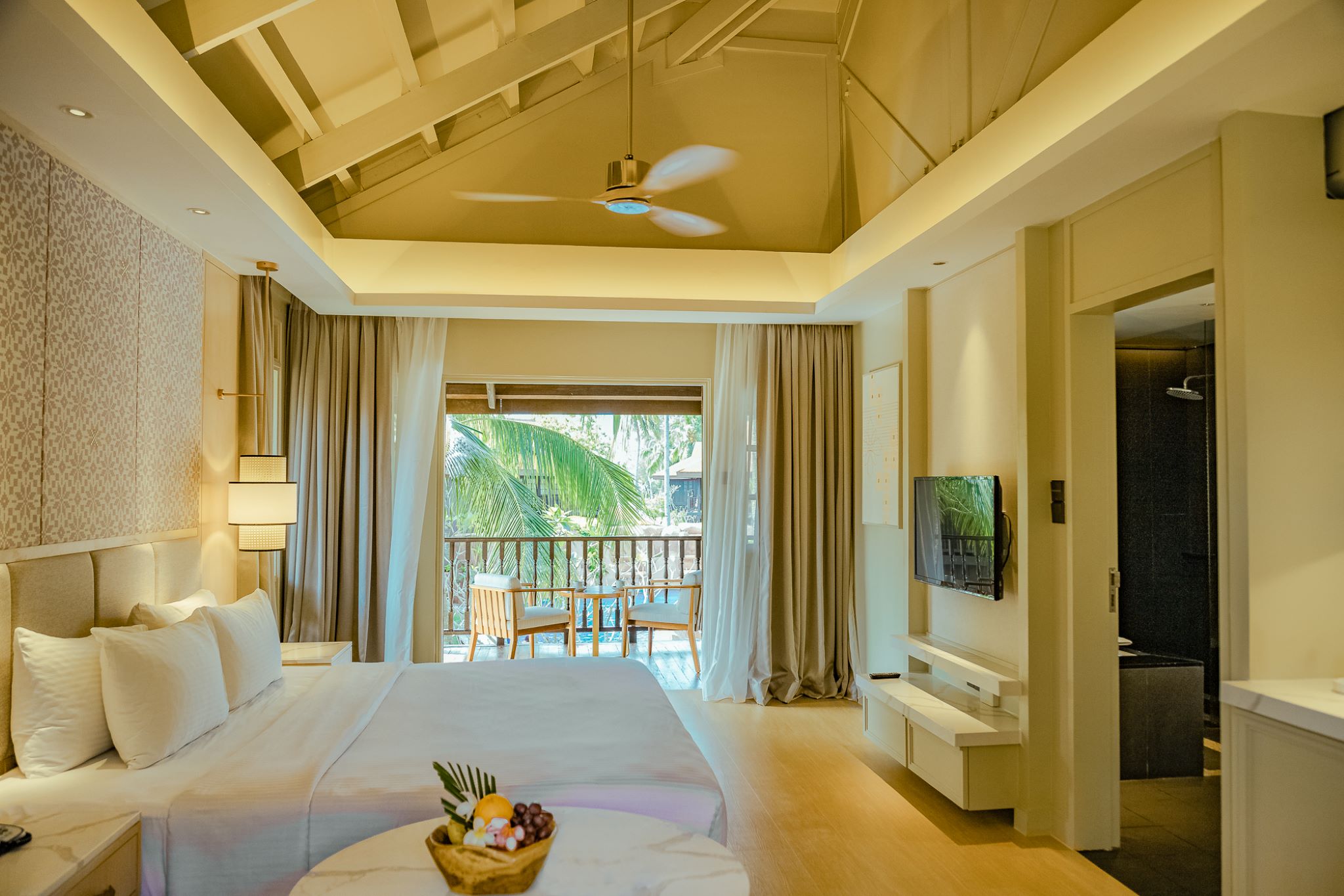 Chambre double avec 1 ou 2 lits, vue sur la piscine