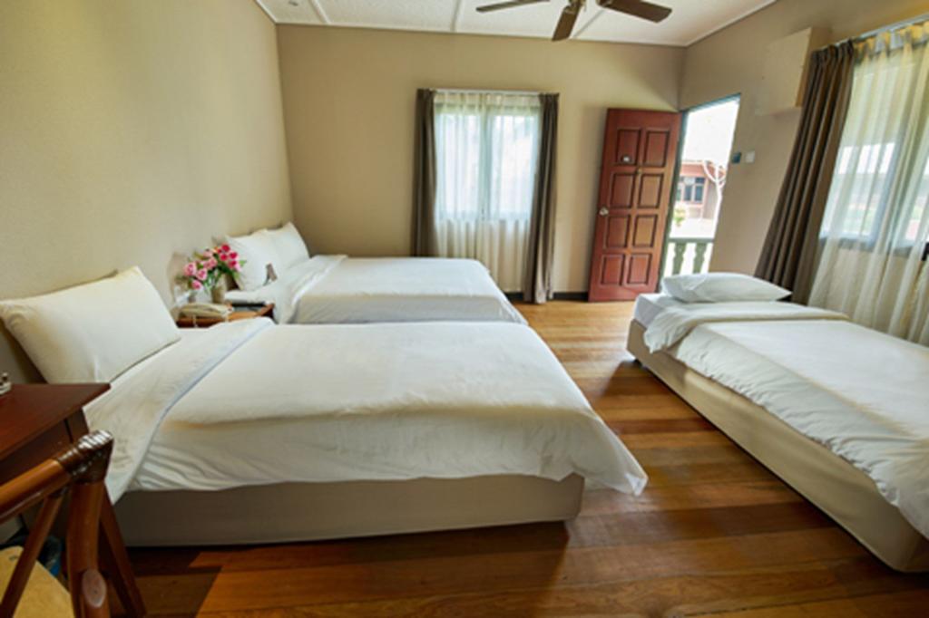 Berjaya Tioman Resort - Malaysia by null