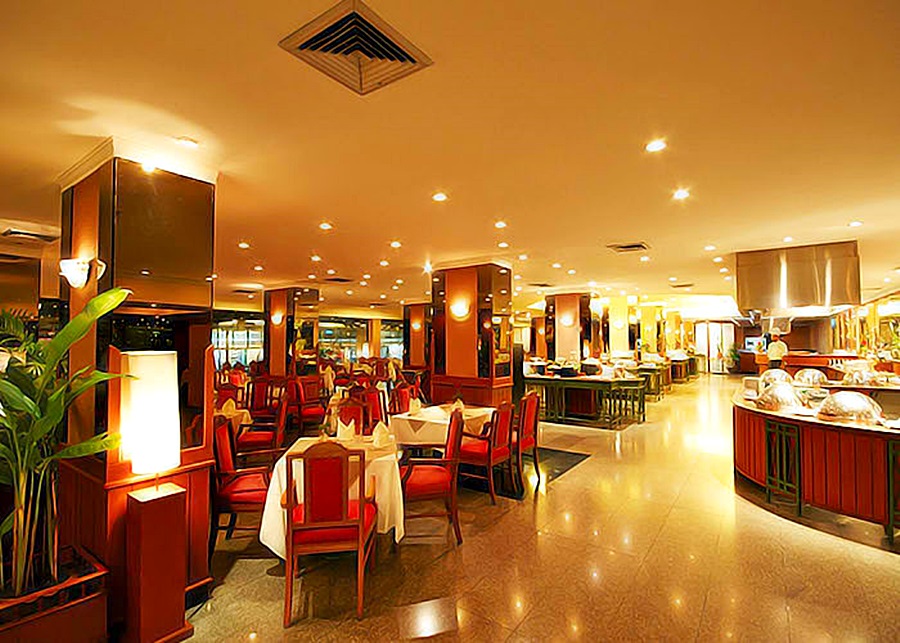 Bangkok Palace Hotel (SHA Extra Plus)