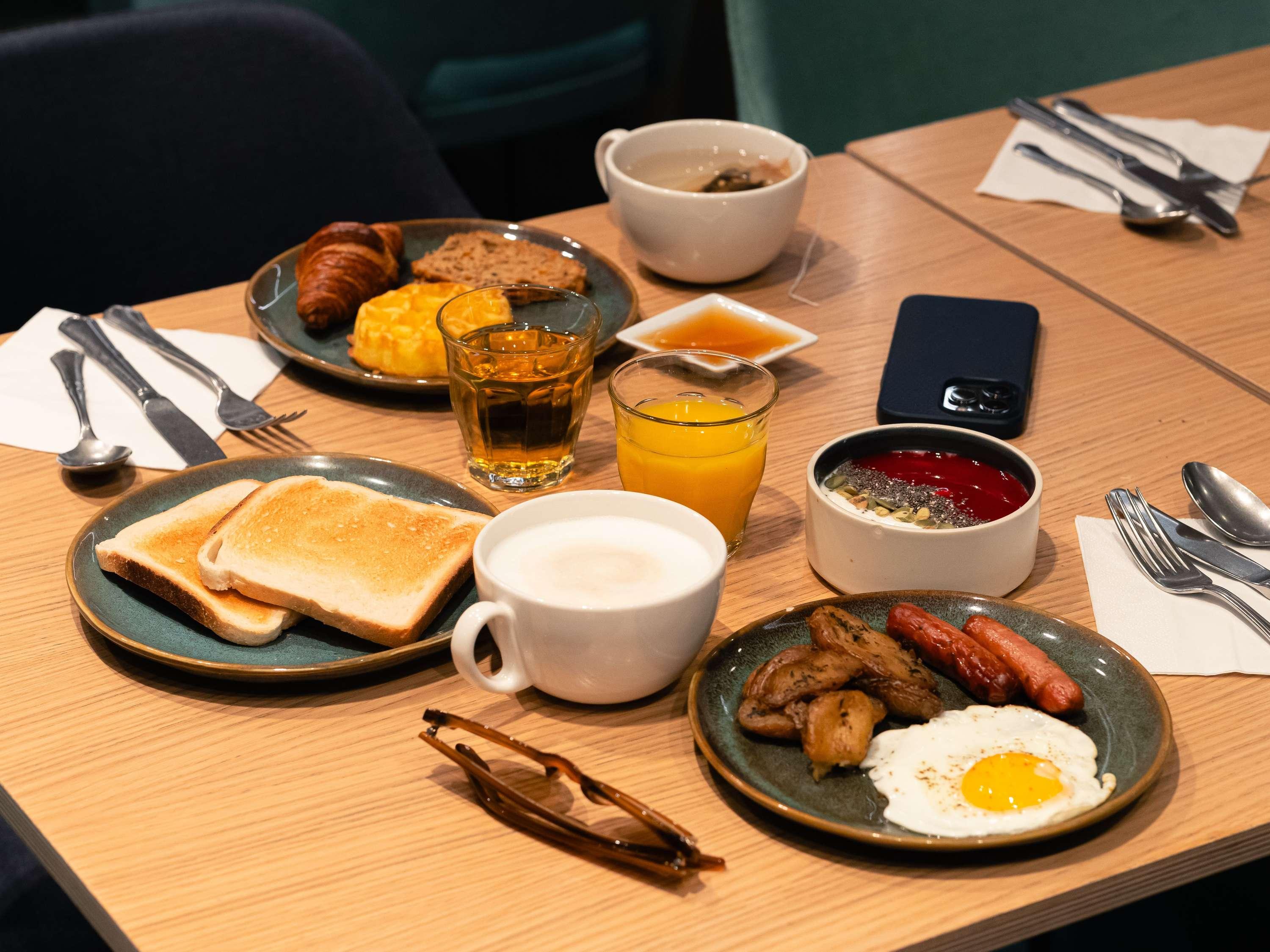 Novotel Paris Centre Gare Montparnasse by null