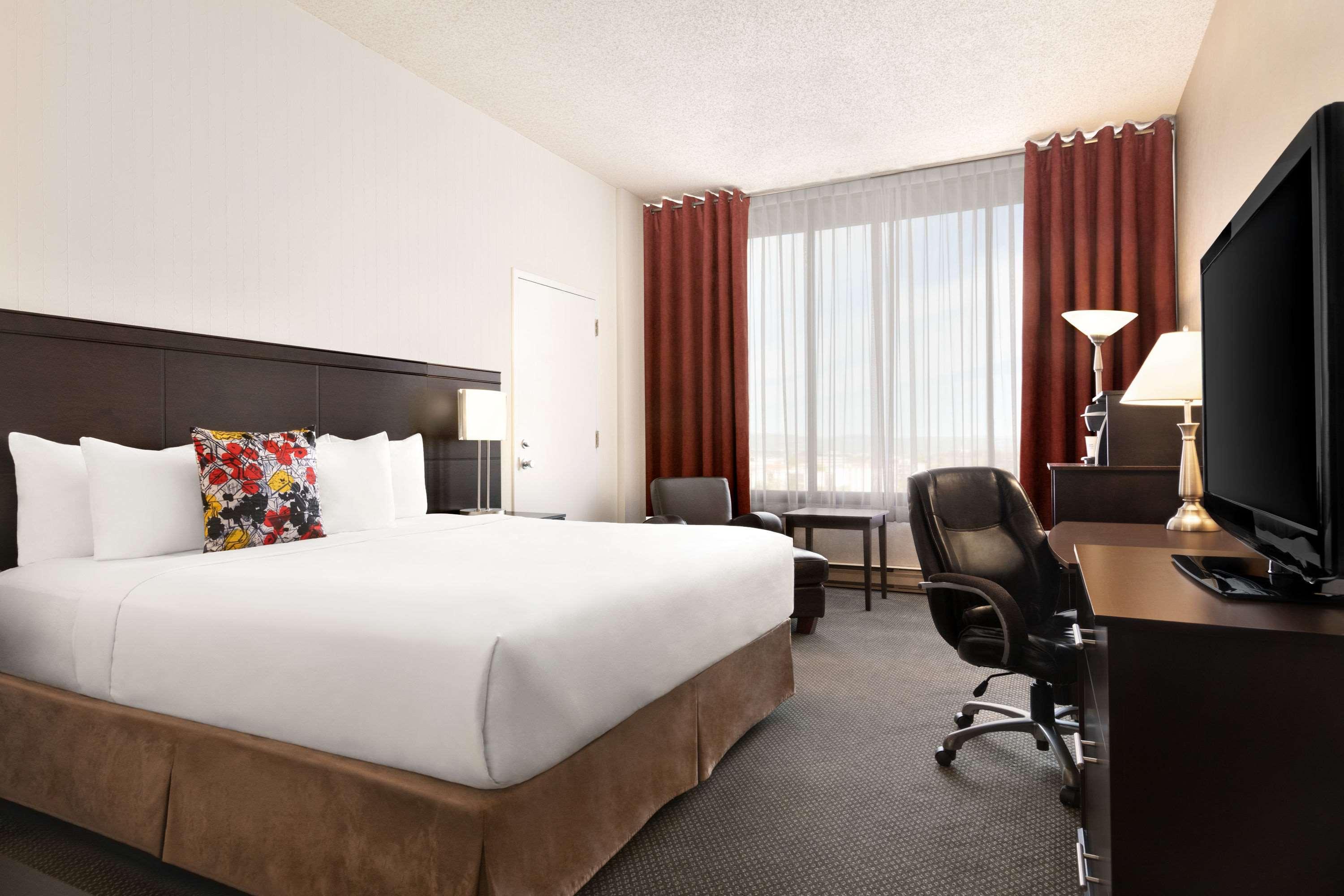 Travelodge Convention Centre by Wyndham Quebec