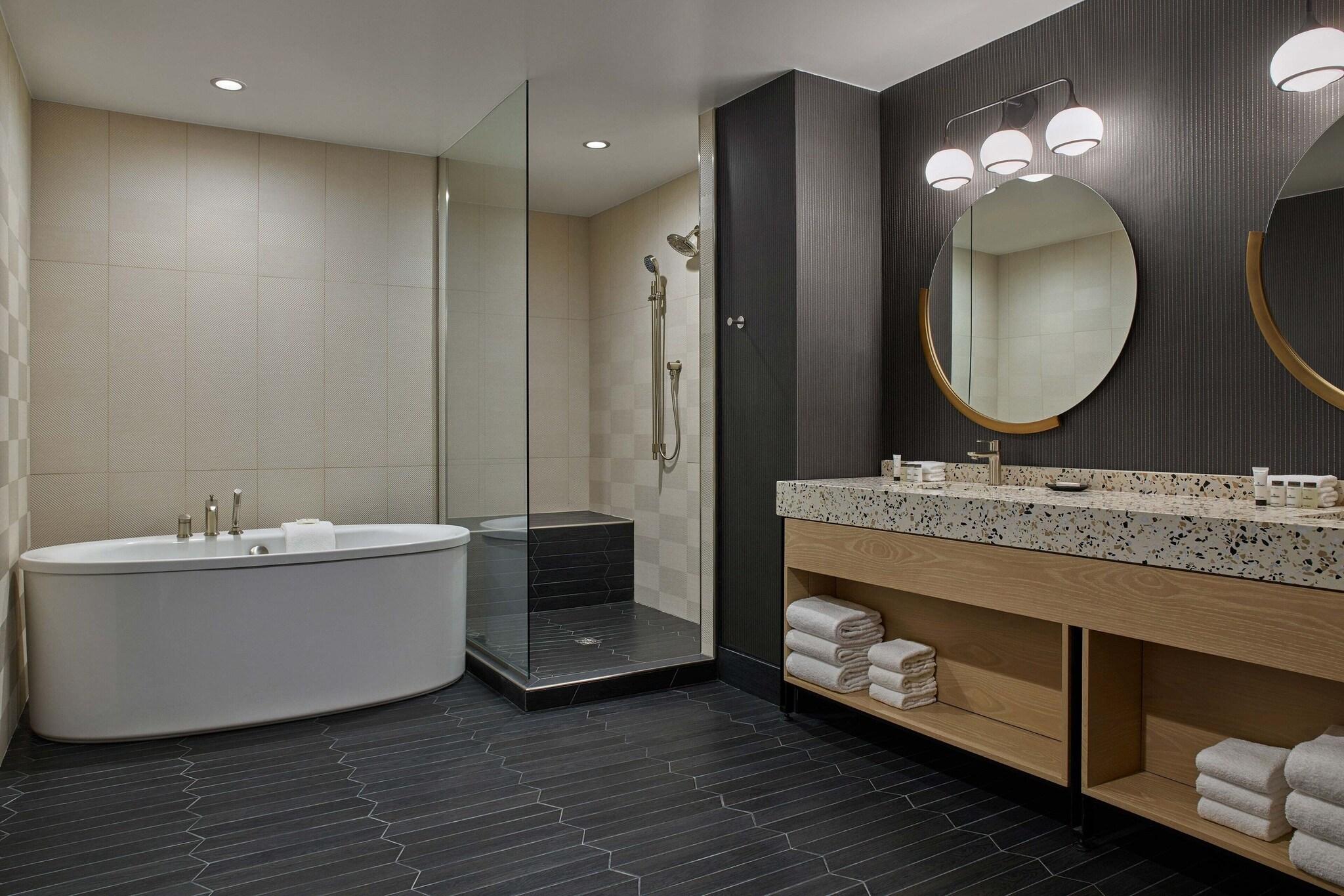 Sheraton Denver Downtown Hotel by null