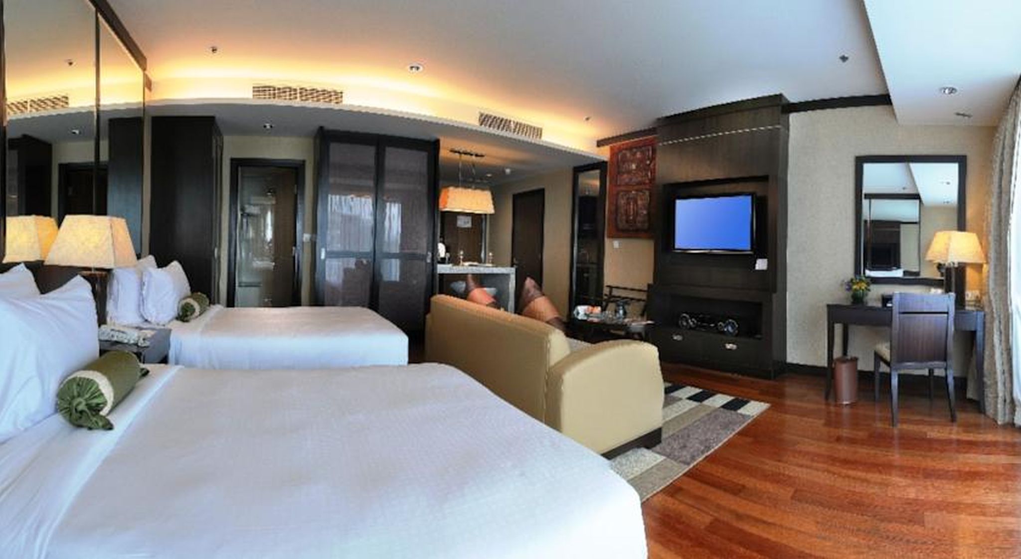 MiCasa All Suites Hotel by null