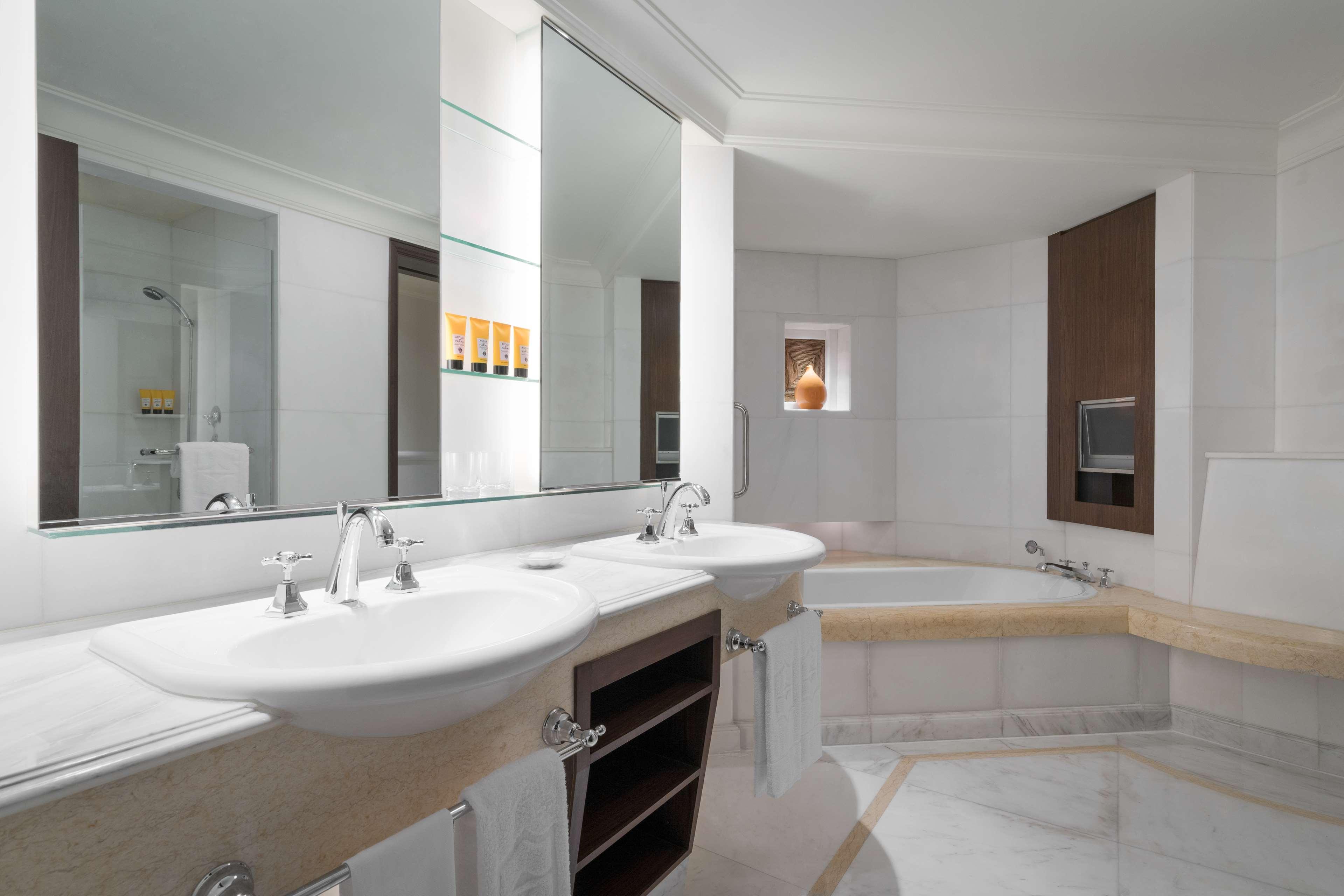 Shangri-La Singapore by null Shangri-La Singapore by null