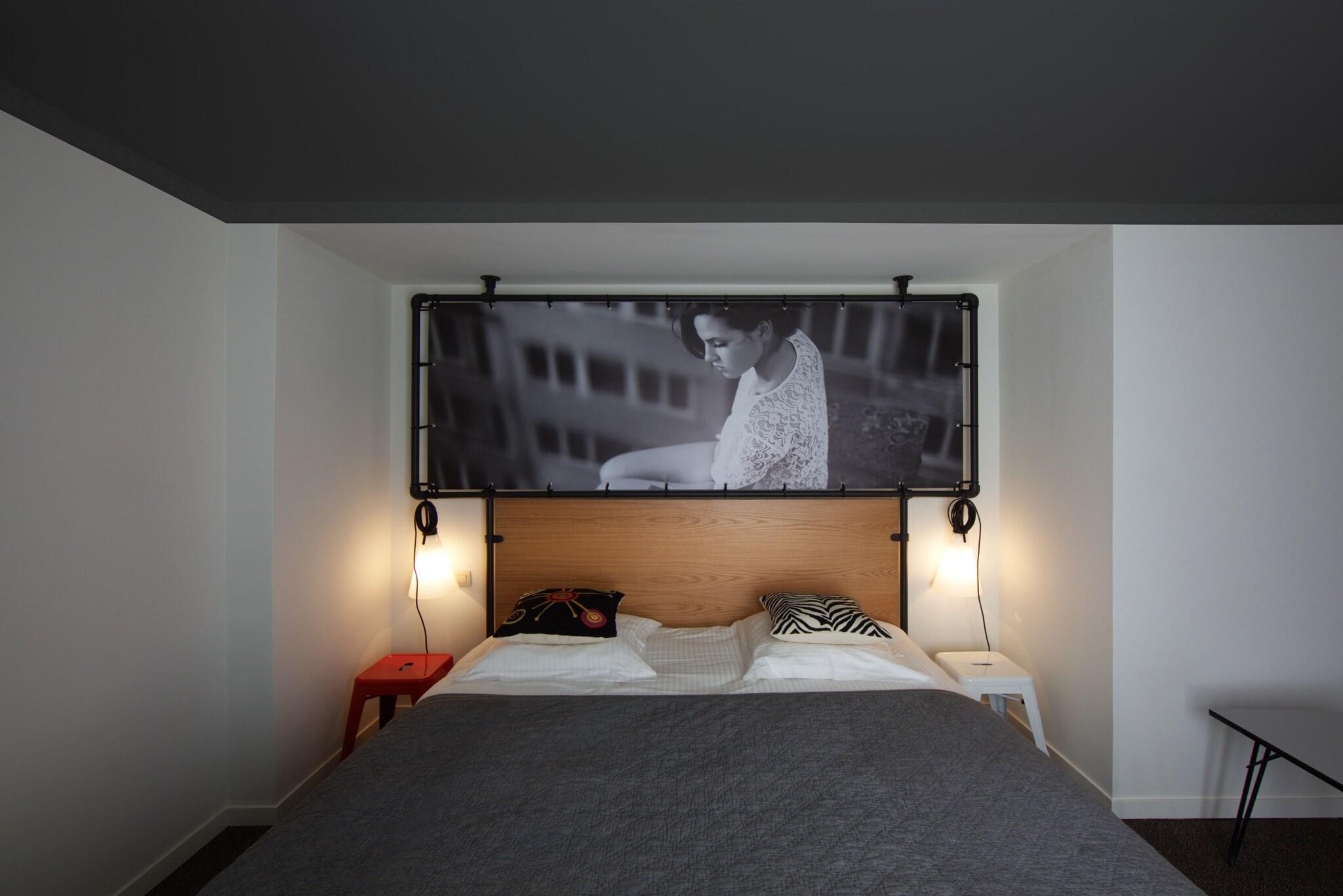 Zoom Hotel