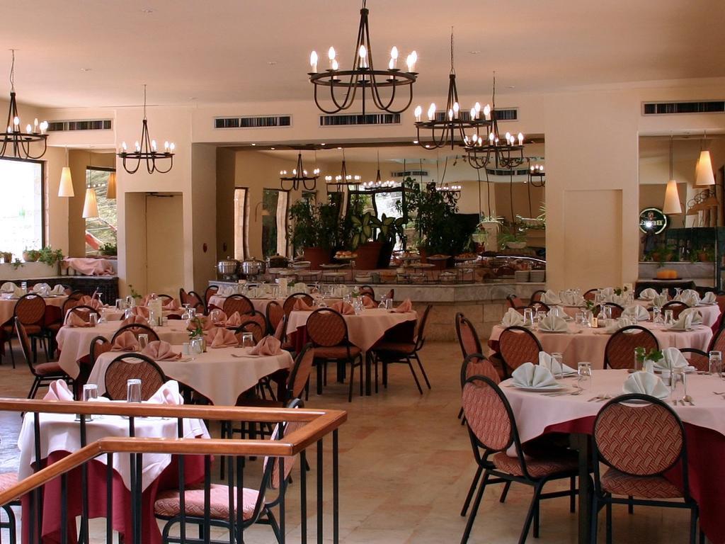 Petra Palace Hotel by null