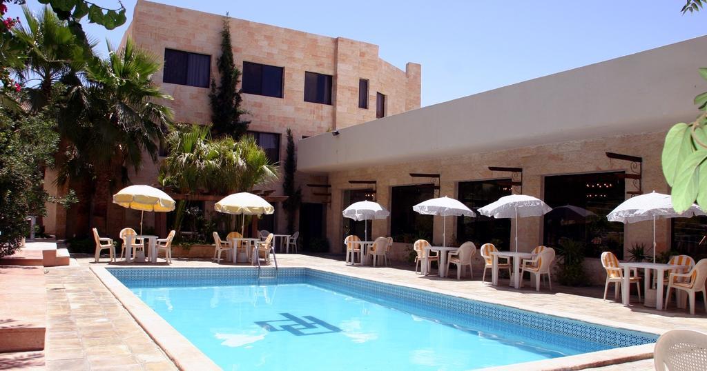 Petra Palace Hotel by null