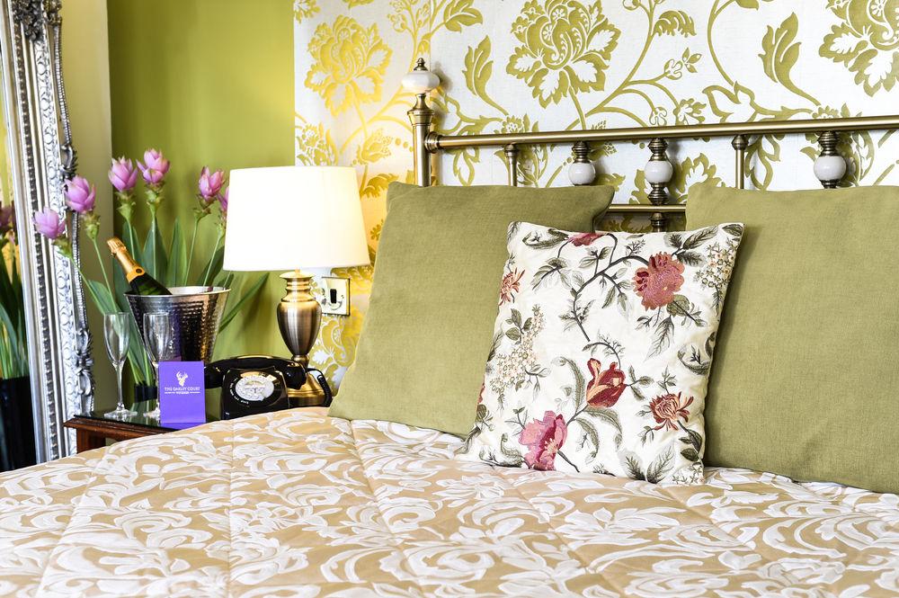 Oakley Court by null